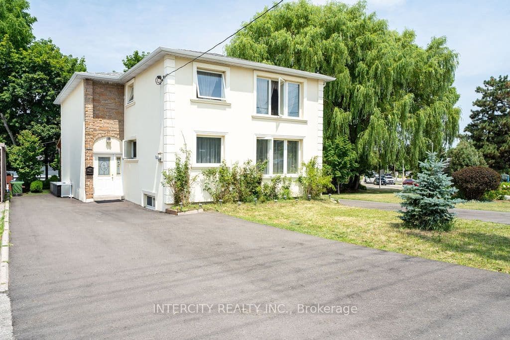 100 Dixon Road, Toronto, ON M9P 2L6