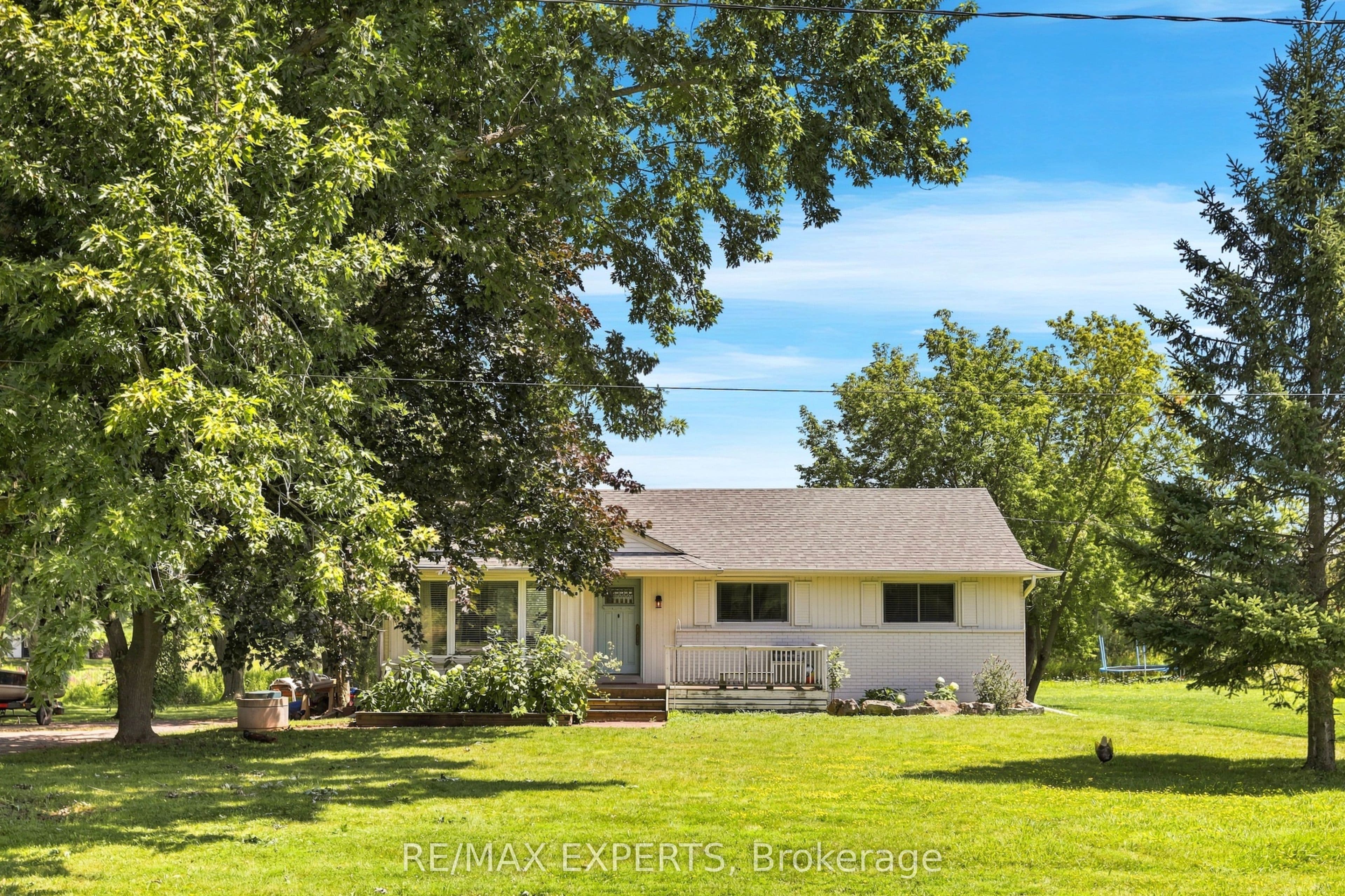 2724 8 Side Road, Burlington, ON L7P 0E6