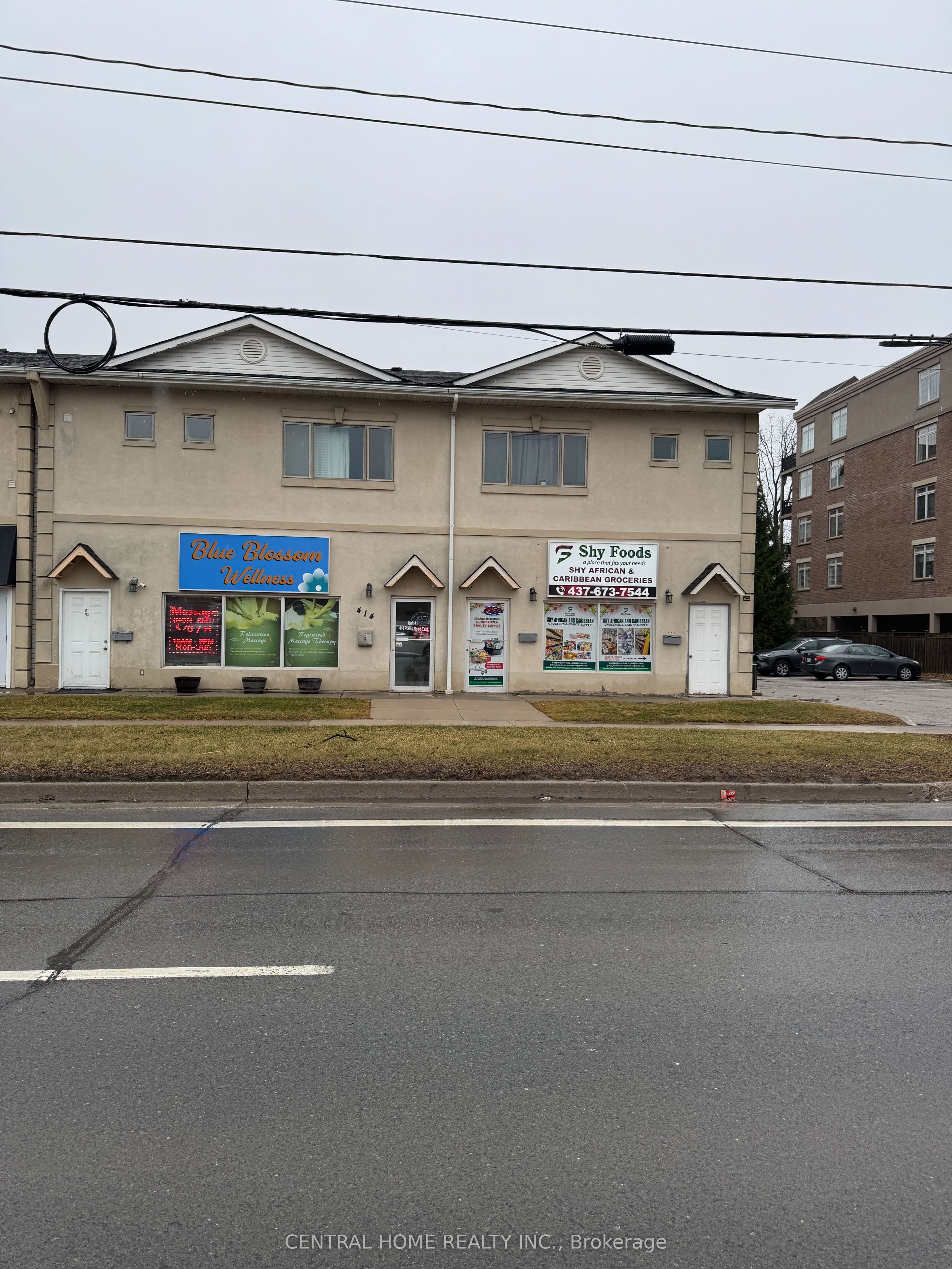 414 Plains Road E, Burlington, ON L7T 2C8