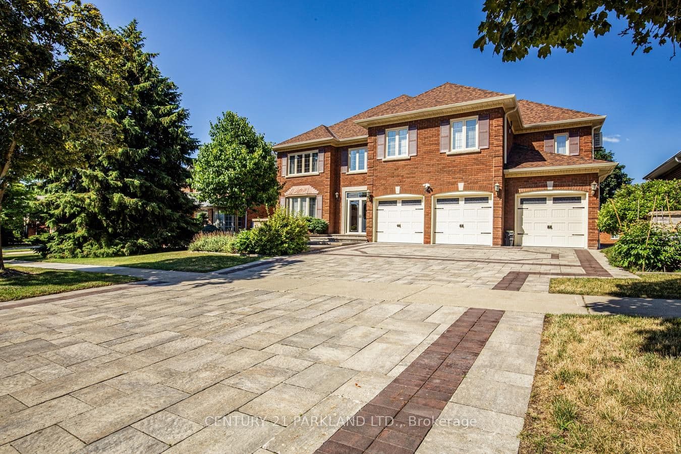 112 Strathearn Avenue, Richmond Hill, ON L4B 2L2