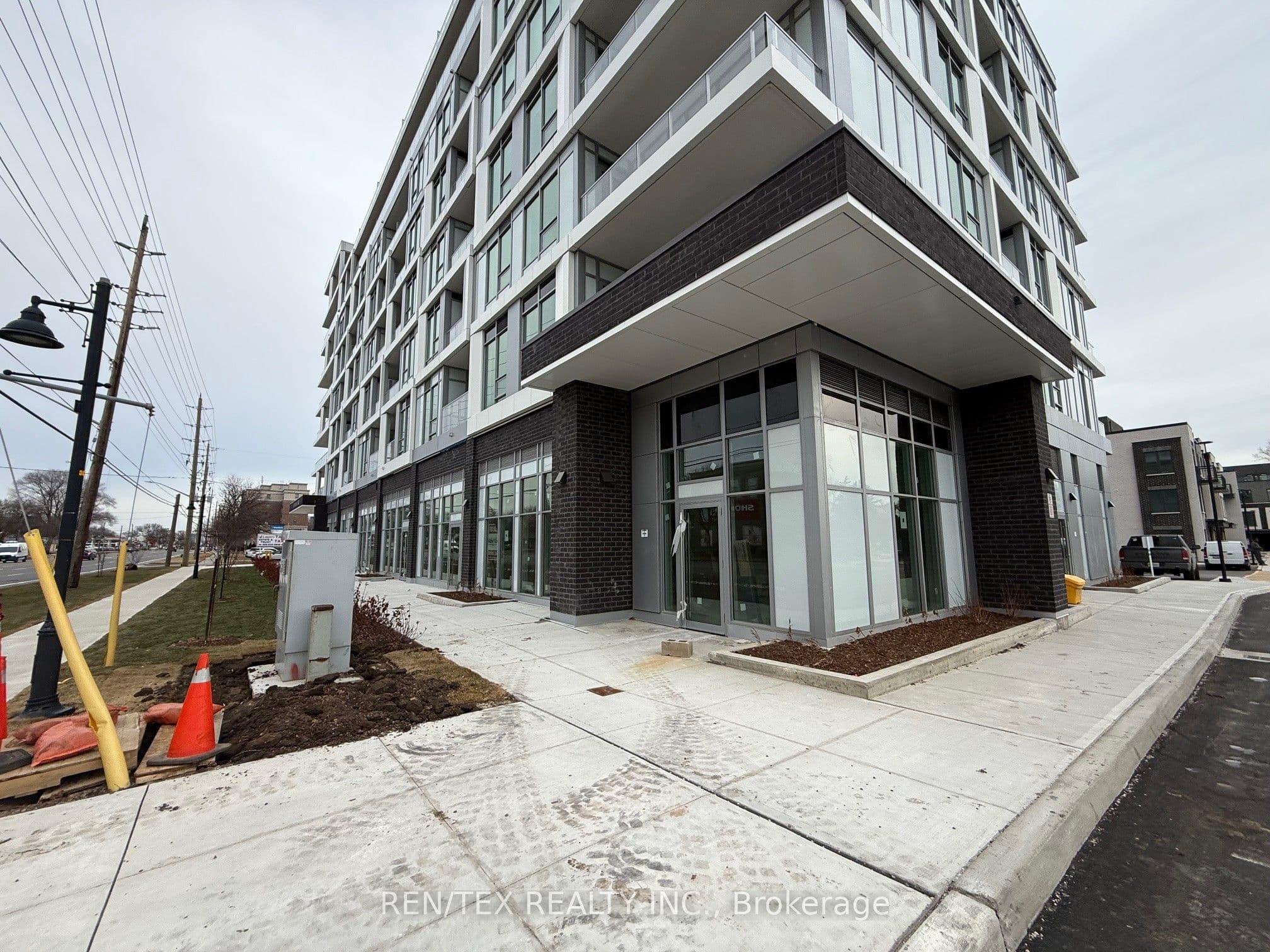 500 Plains Road E 44, Burlington, ON L7T 2E1