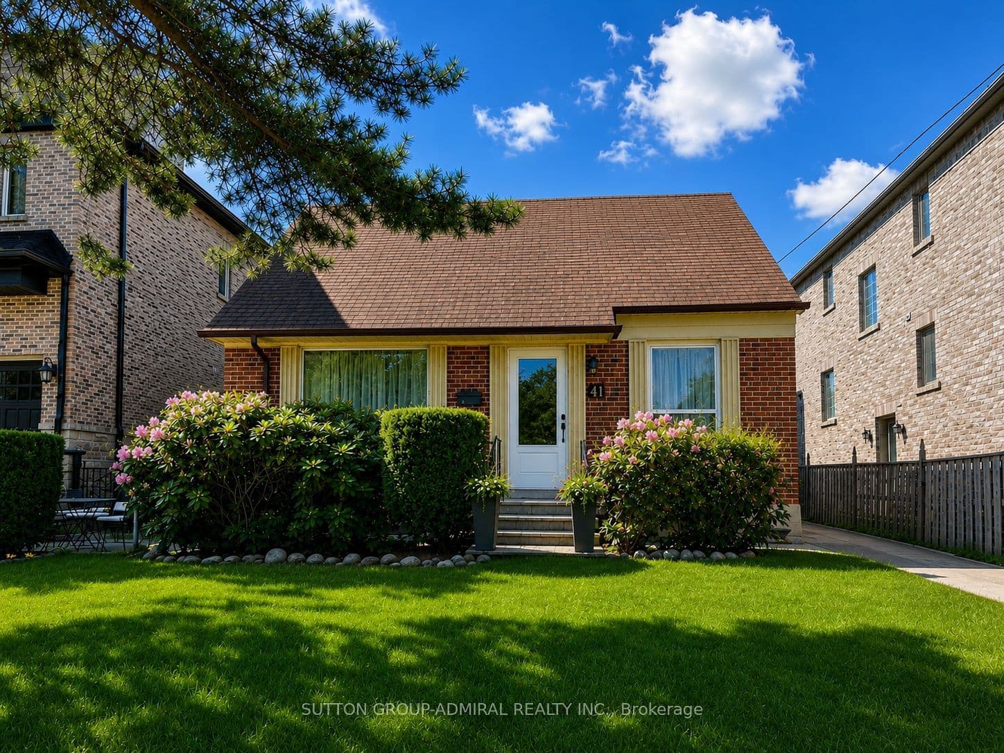 41 Athabaska Avenue, Toronto, ON M2M 2T6
