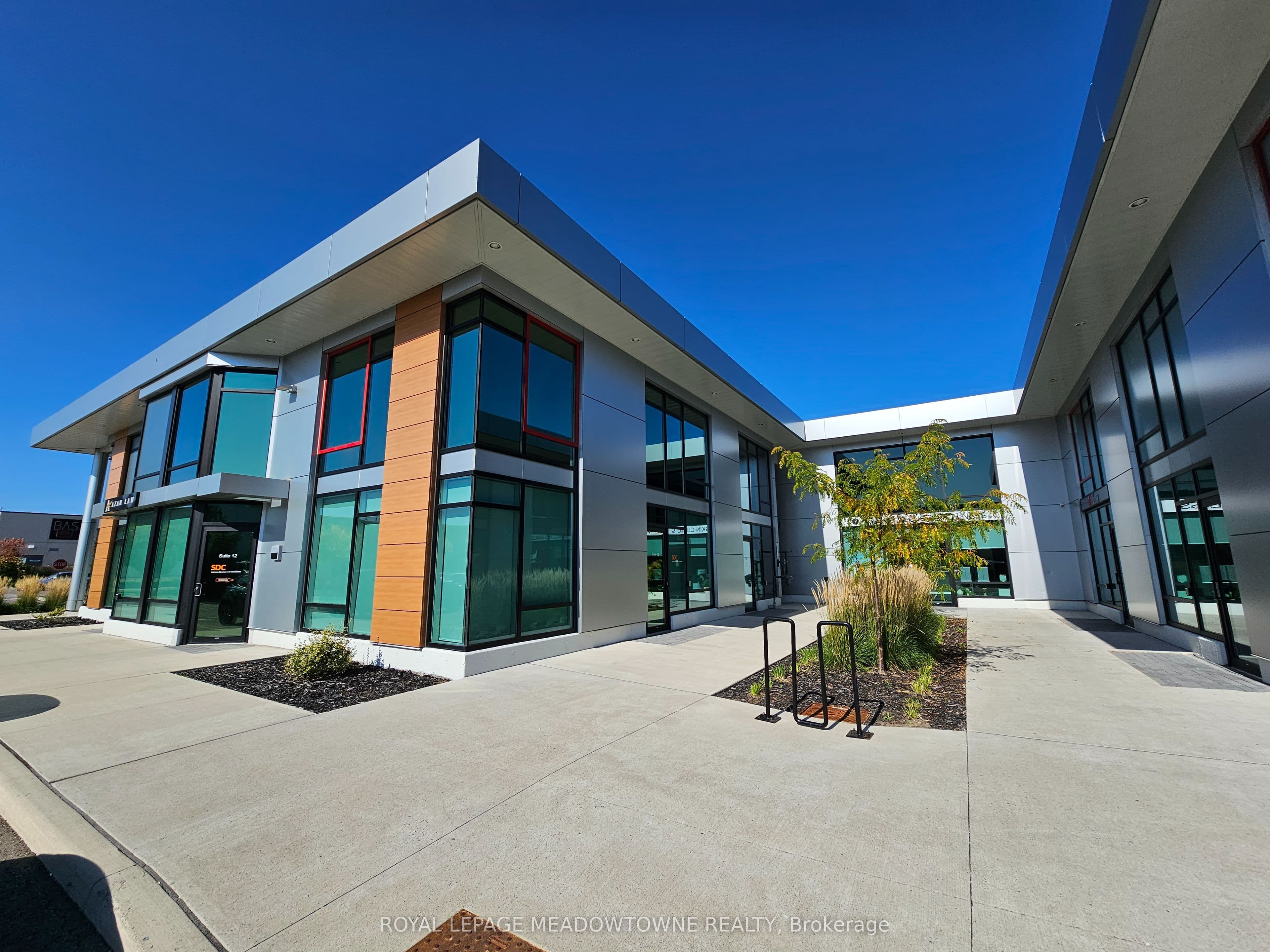 2578 Bristol Circle 11, Oakville, ON L6H 6Z7