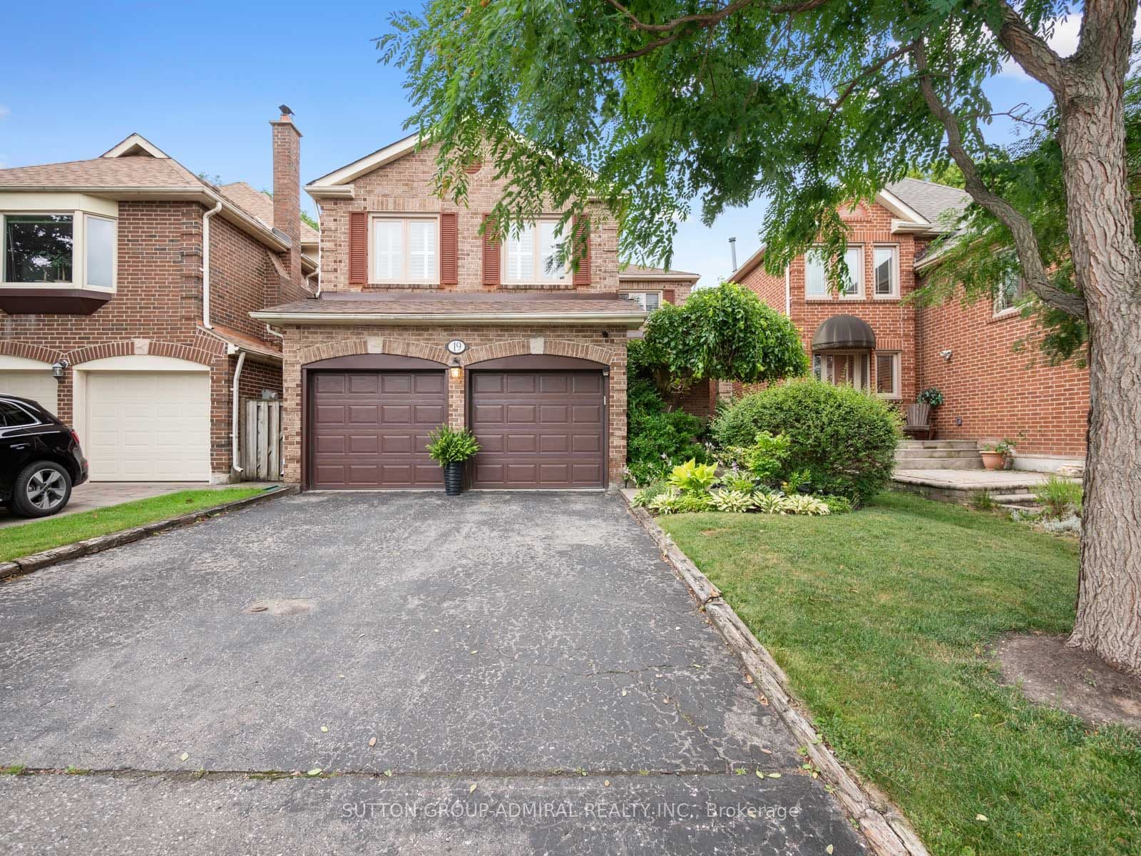 19 Jessica Gardens, Vaughan, ON L4J 3G1