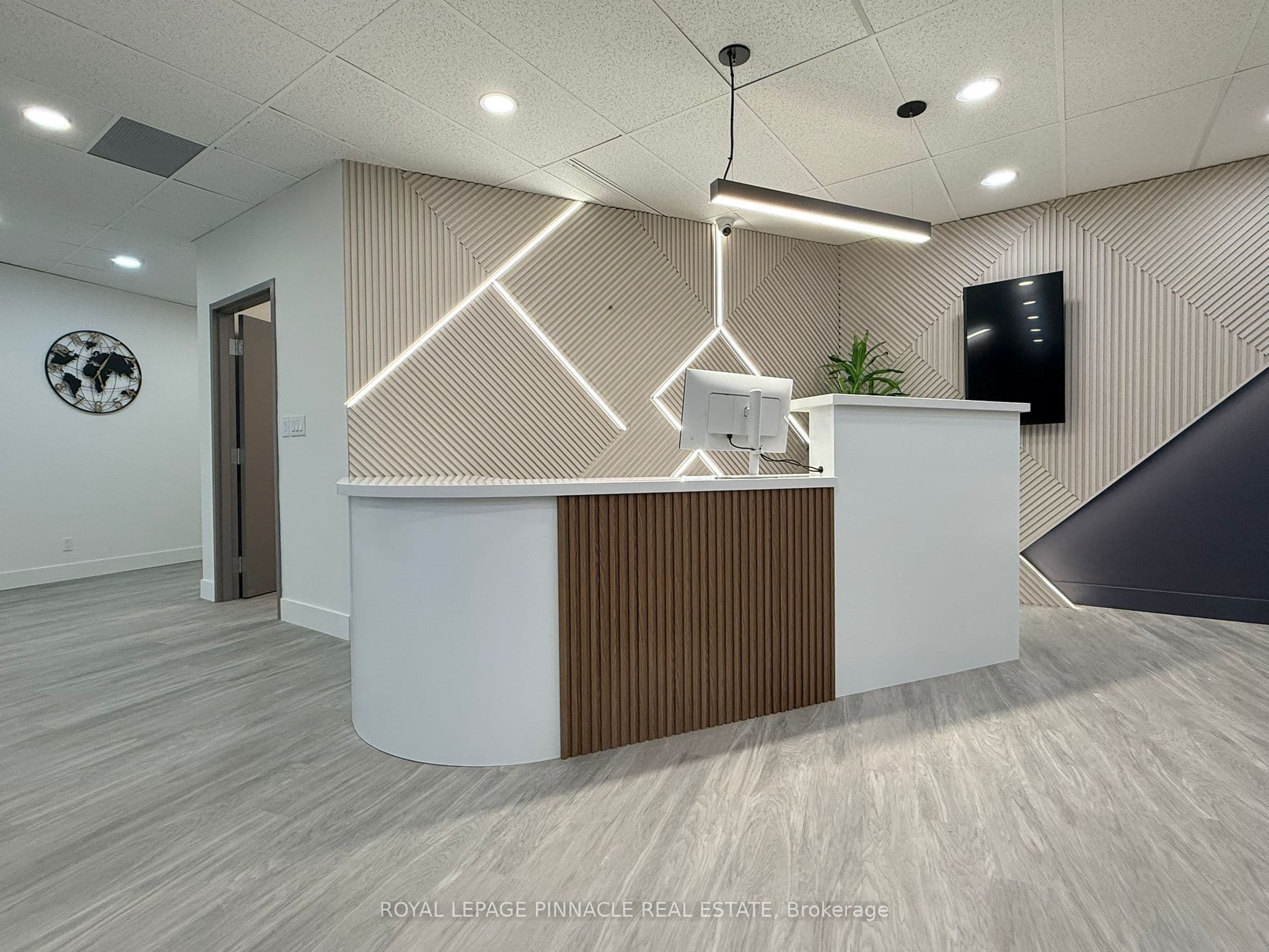 3390 South Service Road 302-32, Burlington, ON L7N 3J5