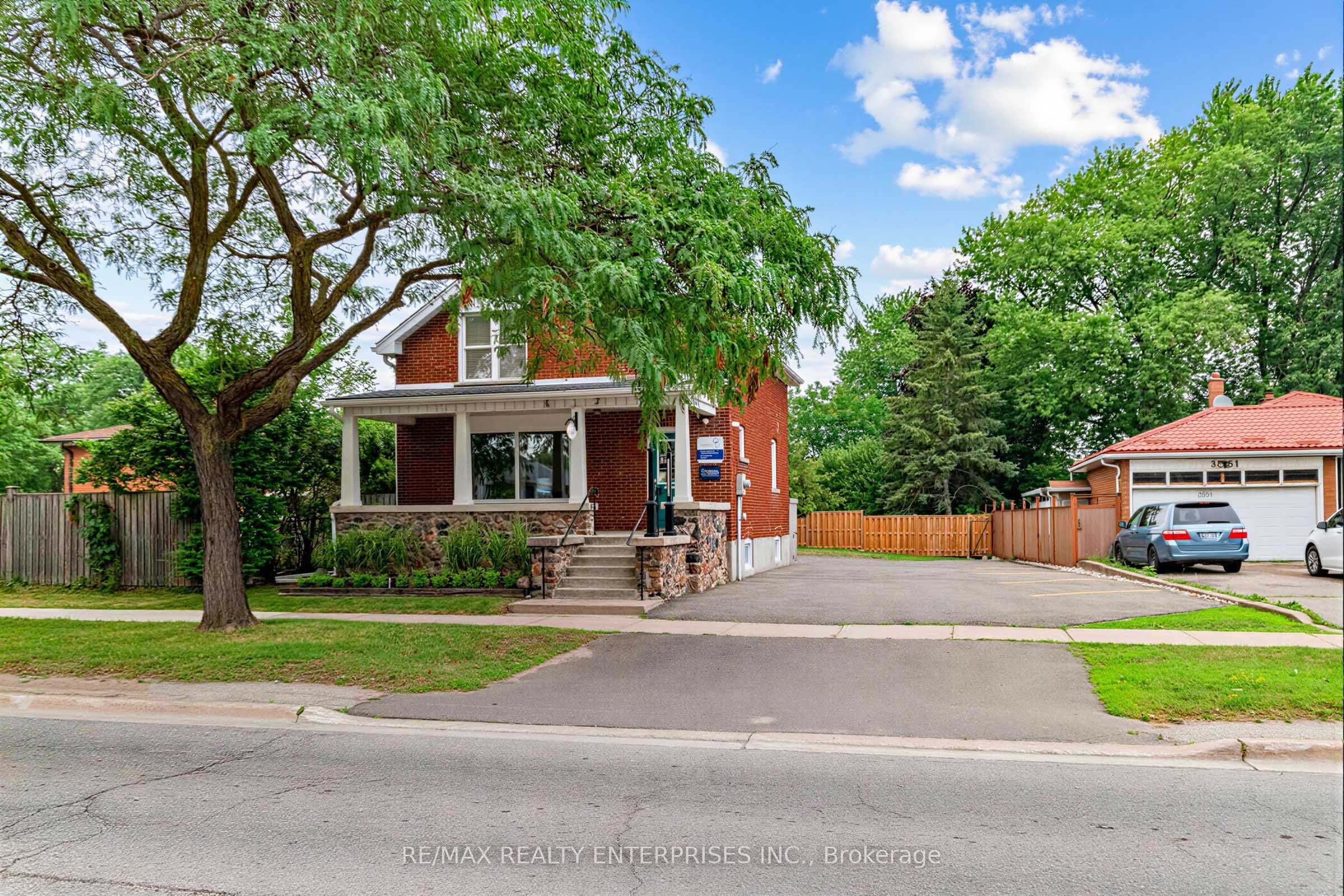3569 Cawthra Road, Mississauga, ON L5A 2Y2