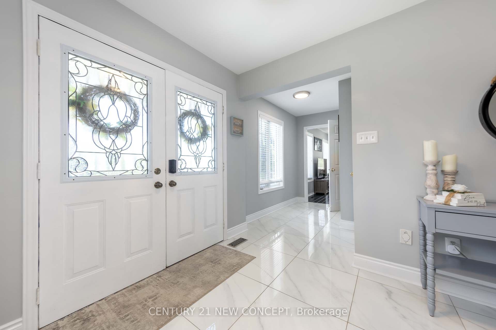 24 Abitibi Avenue, Toronto, ON M2M 2V1