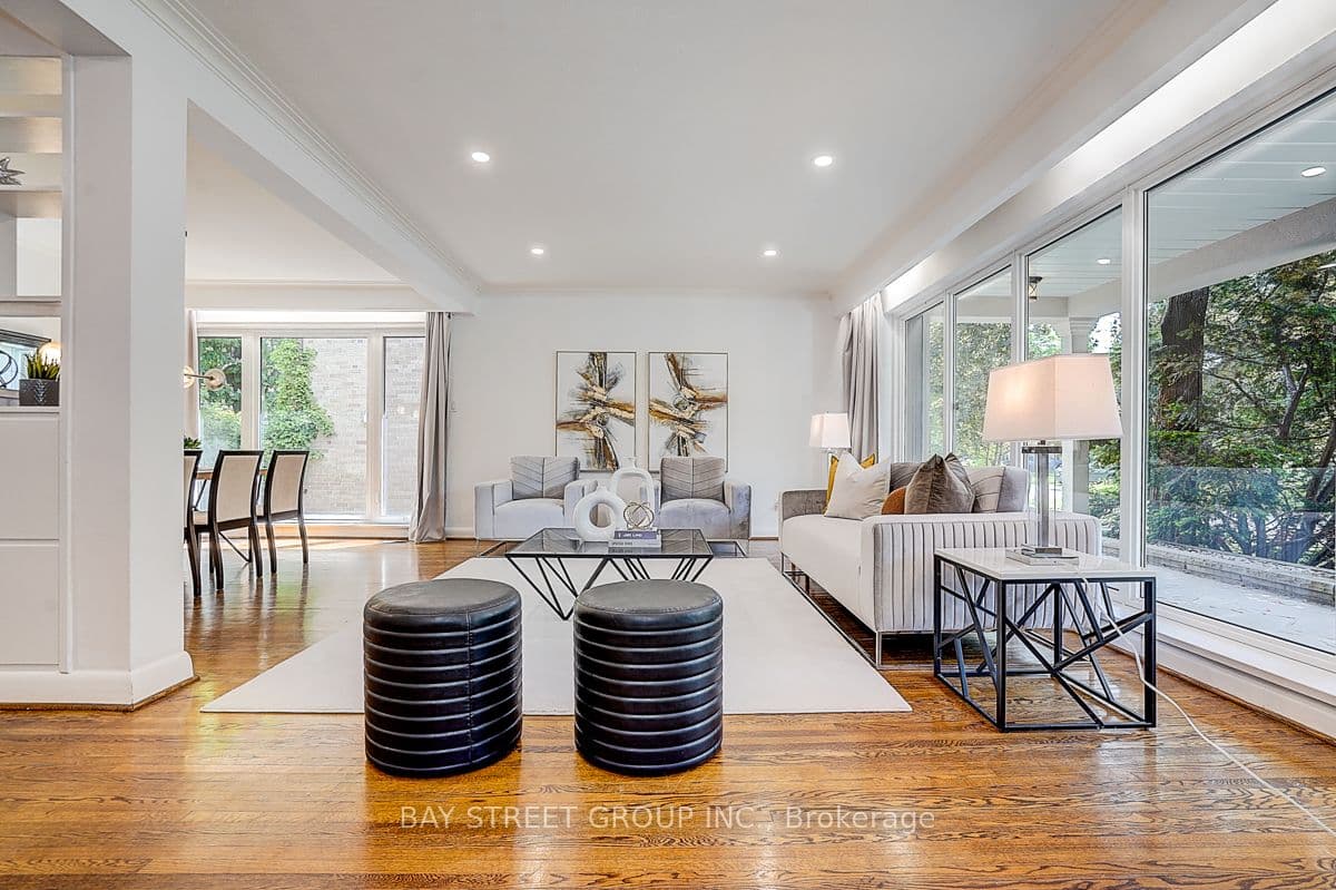 336 Betty Ann Drive, Toronto, ON M2R 1B3