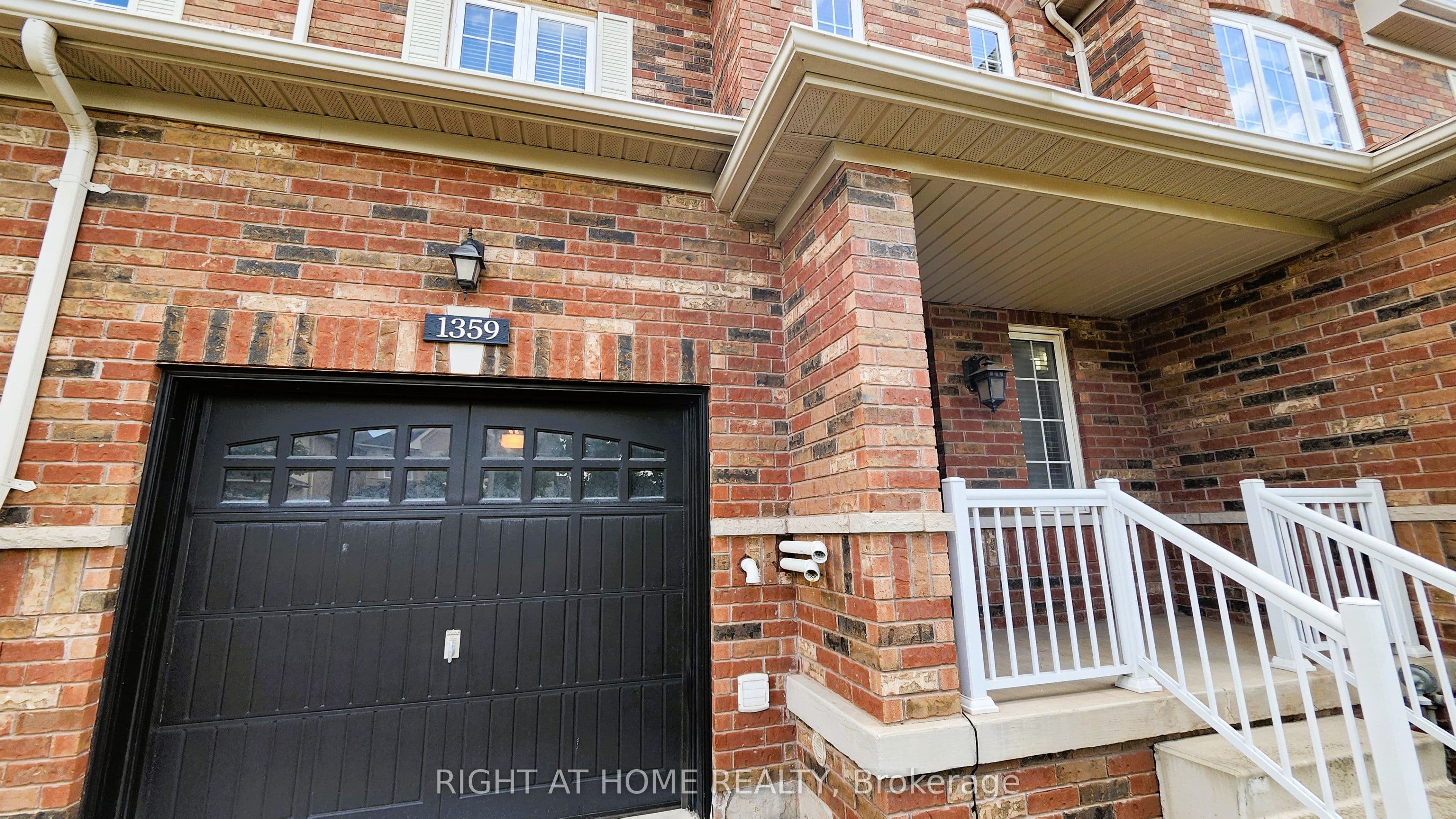 1359 Kestell Boulevard, Oakville, ON L6H 0C9