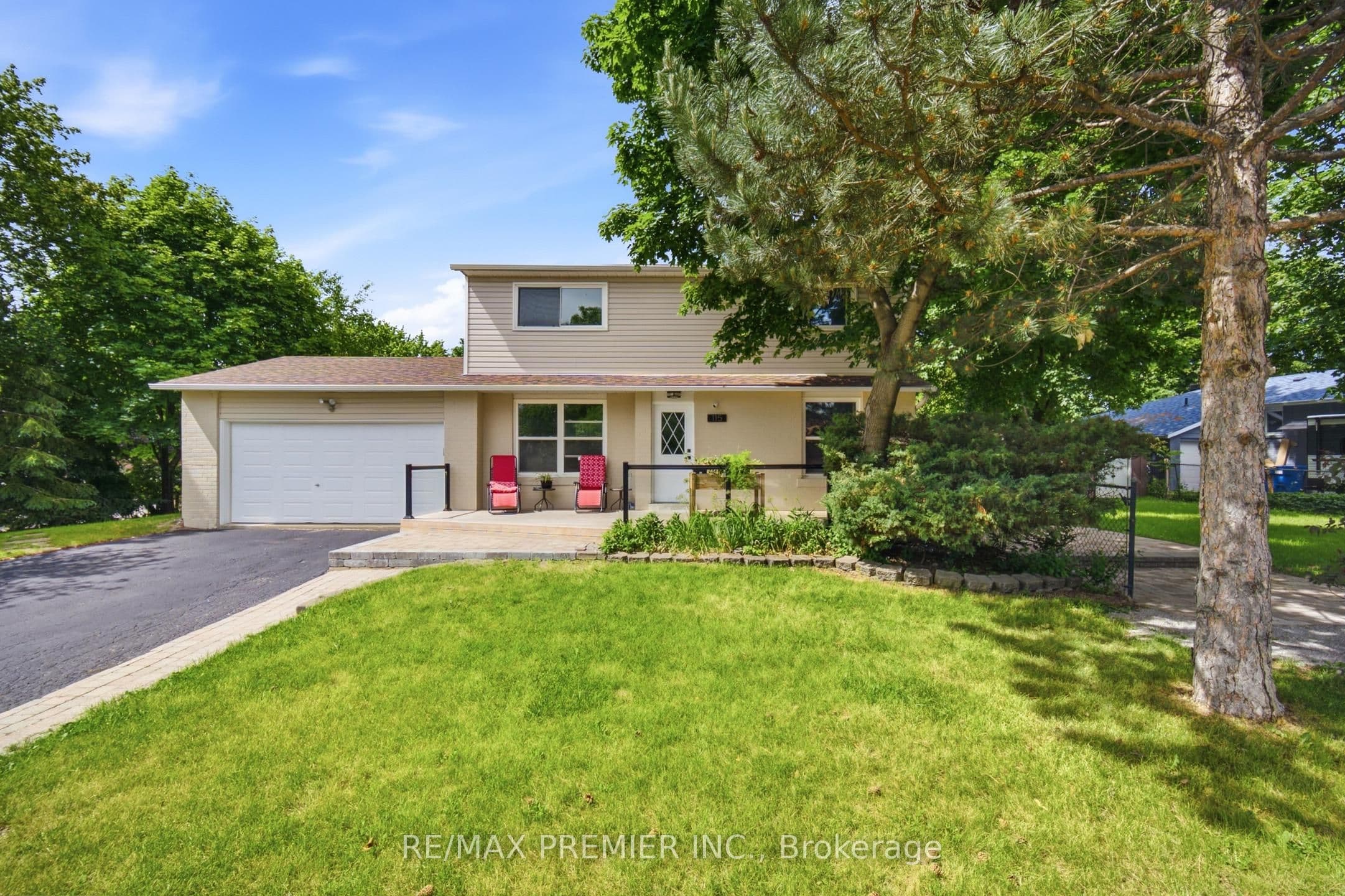 115 William Roe Boulevard, Newmarket, ON L3Y 1B1