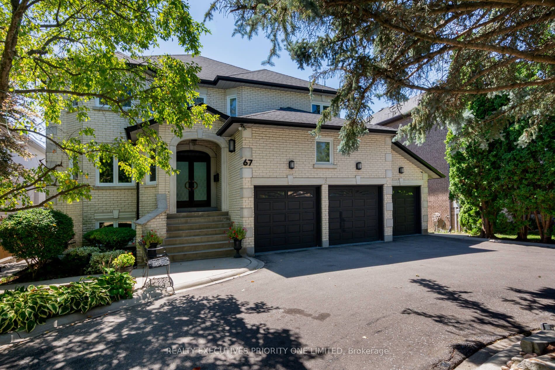 67 Stockdale Crescent, Richmond Hill, ON L4C 3T1