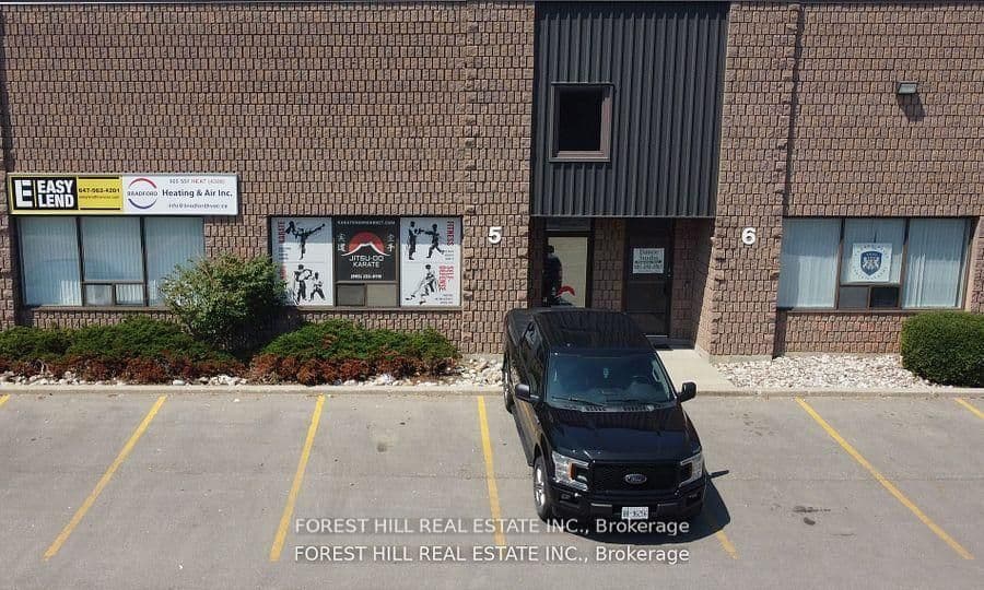 1211 Gorham Street 5, Newmarket, ON L3Y 8Y3