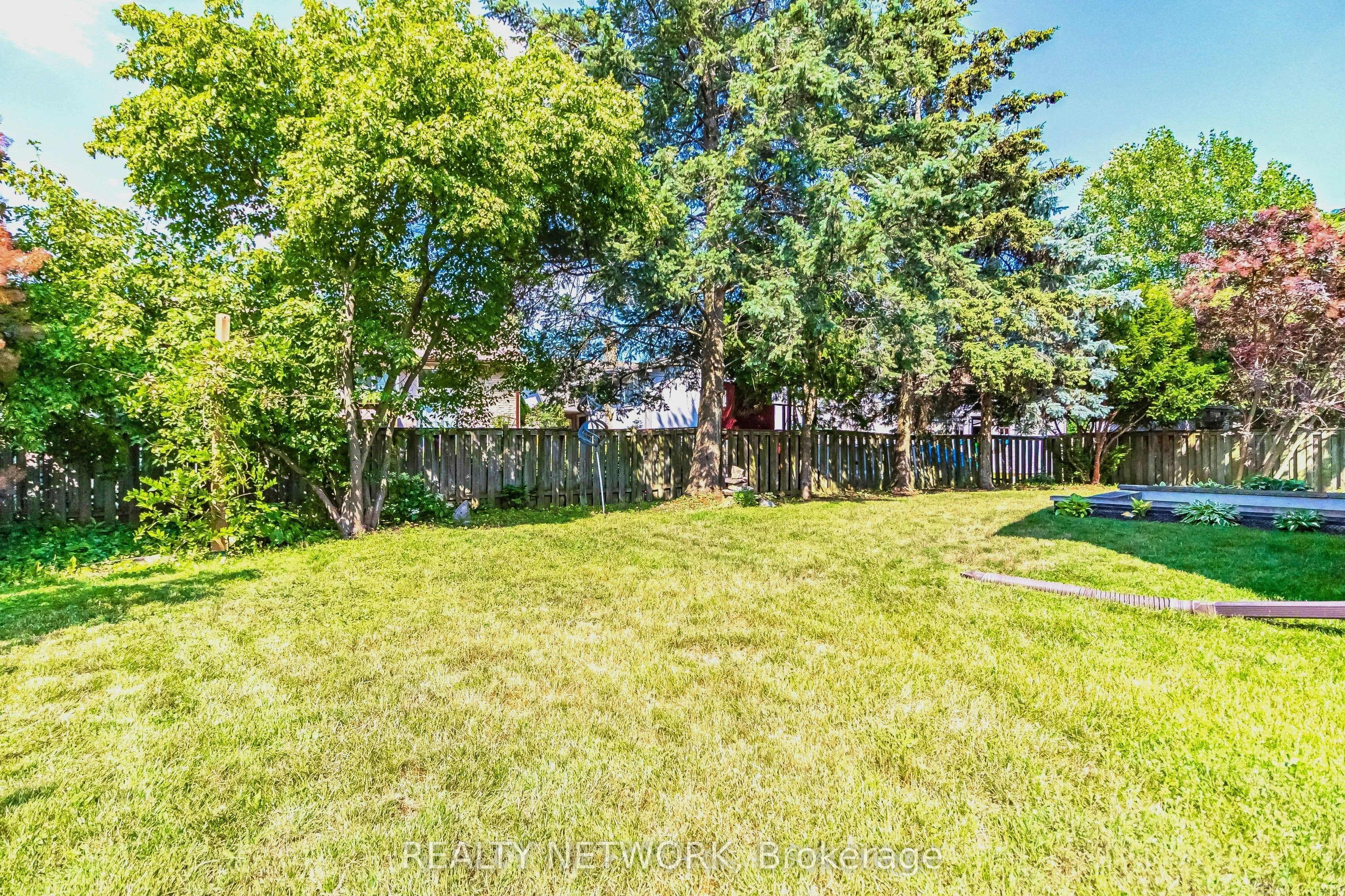 2390 Sinclair Circle, Burlington, ON L7P 3C3