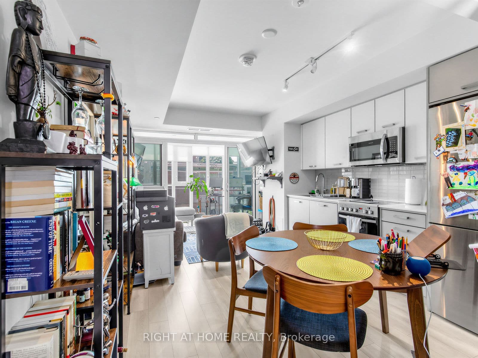 1630 Queen Street E 211, Toronto, ON M4L 0B3