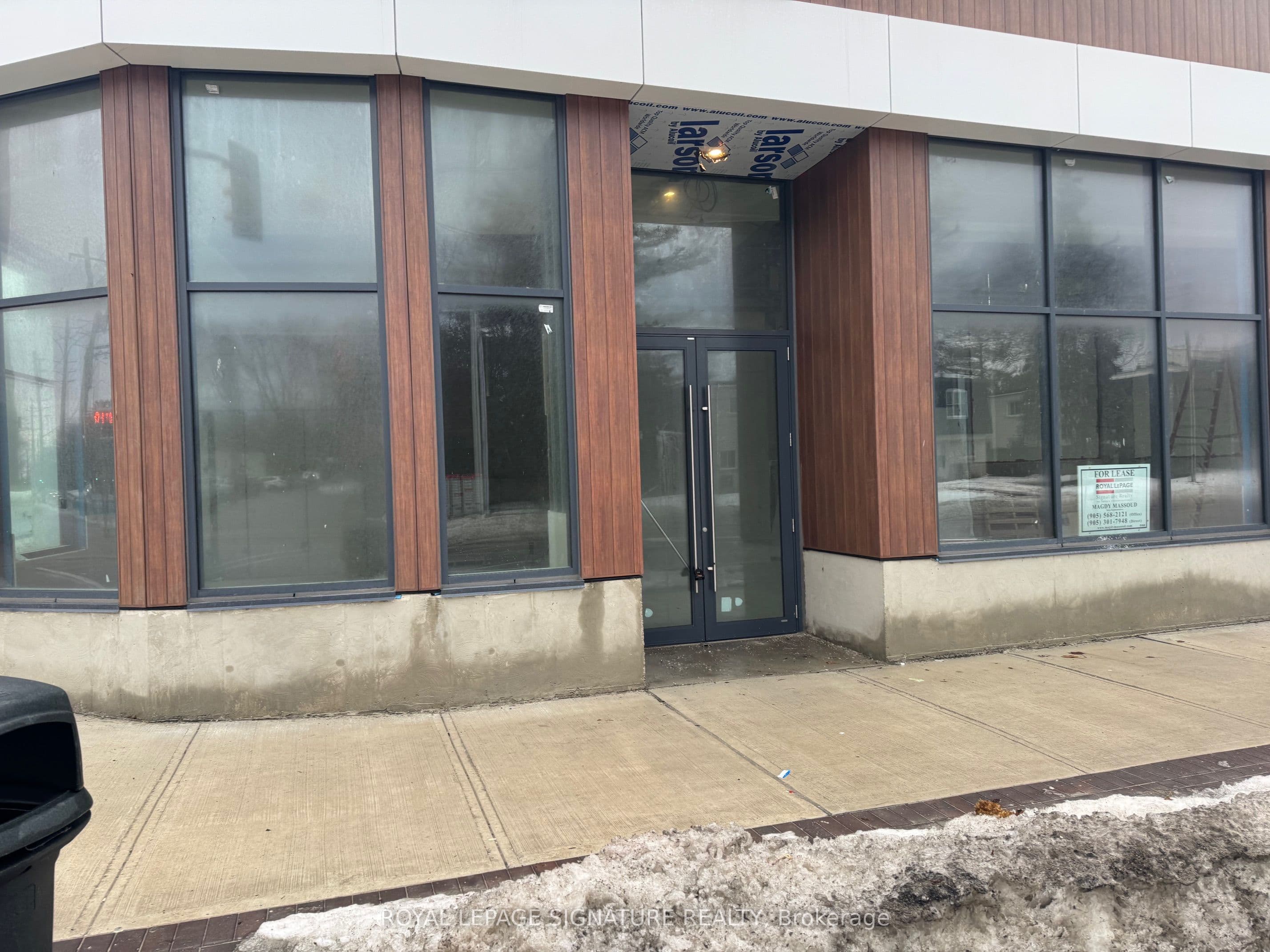 123 Maurice Drive 7 Level 1 (107), Oakville, ON L6K 2W6