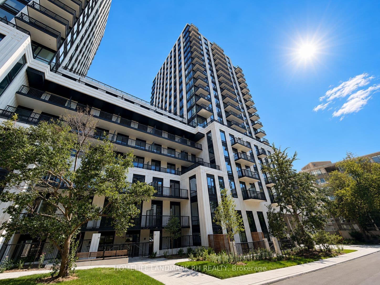 91 Montclair Avenue 331, Toronto, ON M5P 0B1