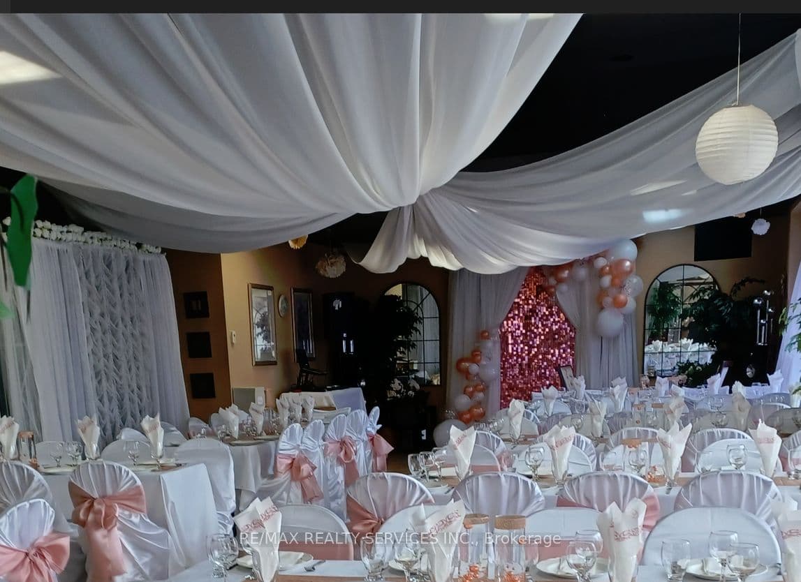 1076 Cardiff Boulevard 2&3B, Mississauga, ON L5S 1M4