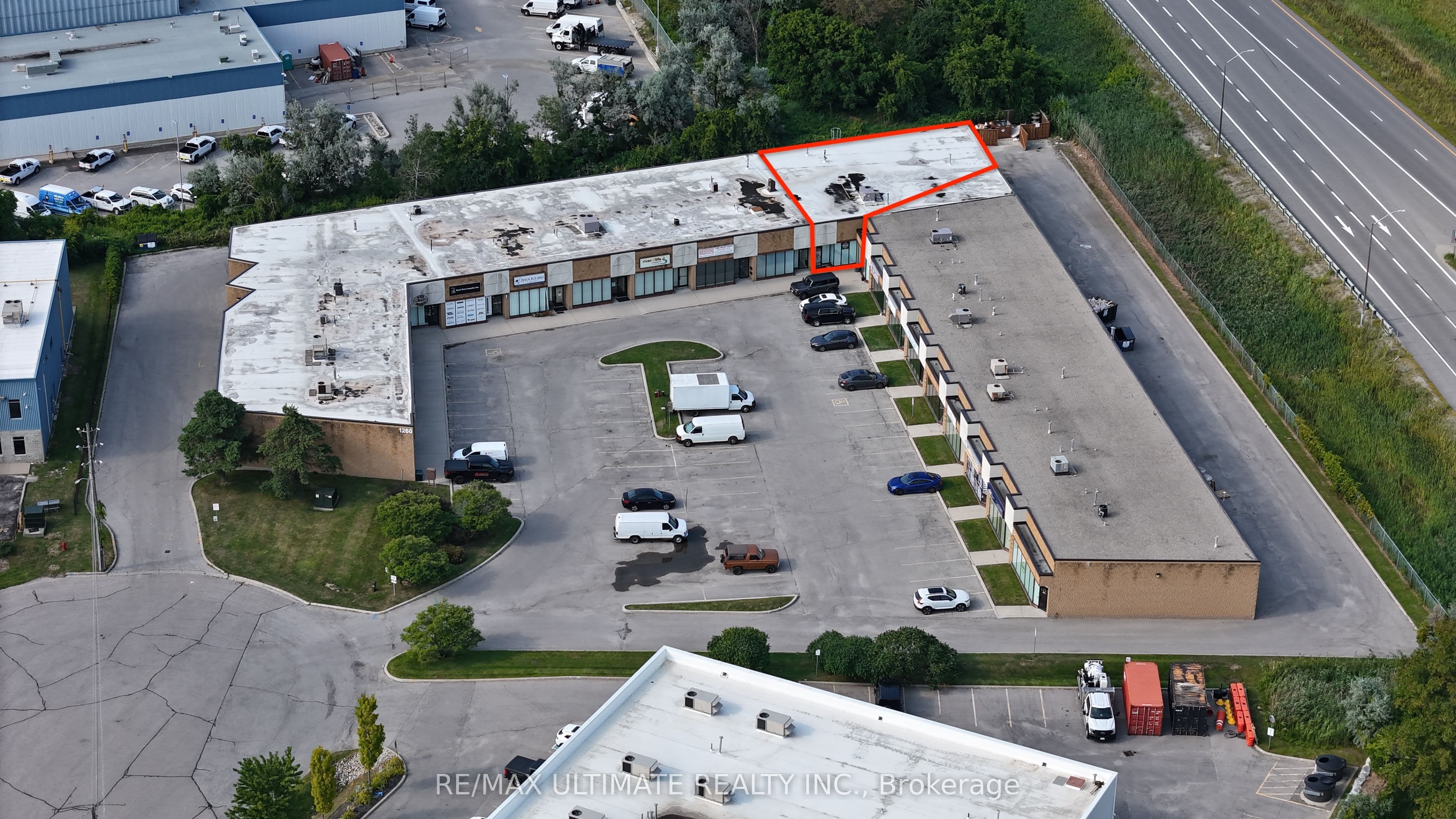 1260 Journey's End Circle 10, Newmarket, ON L3Y 8Z7
