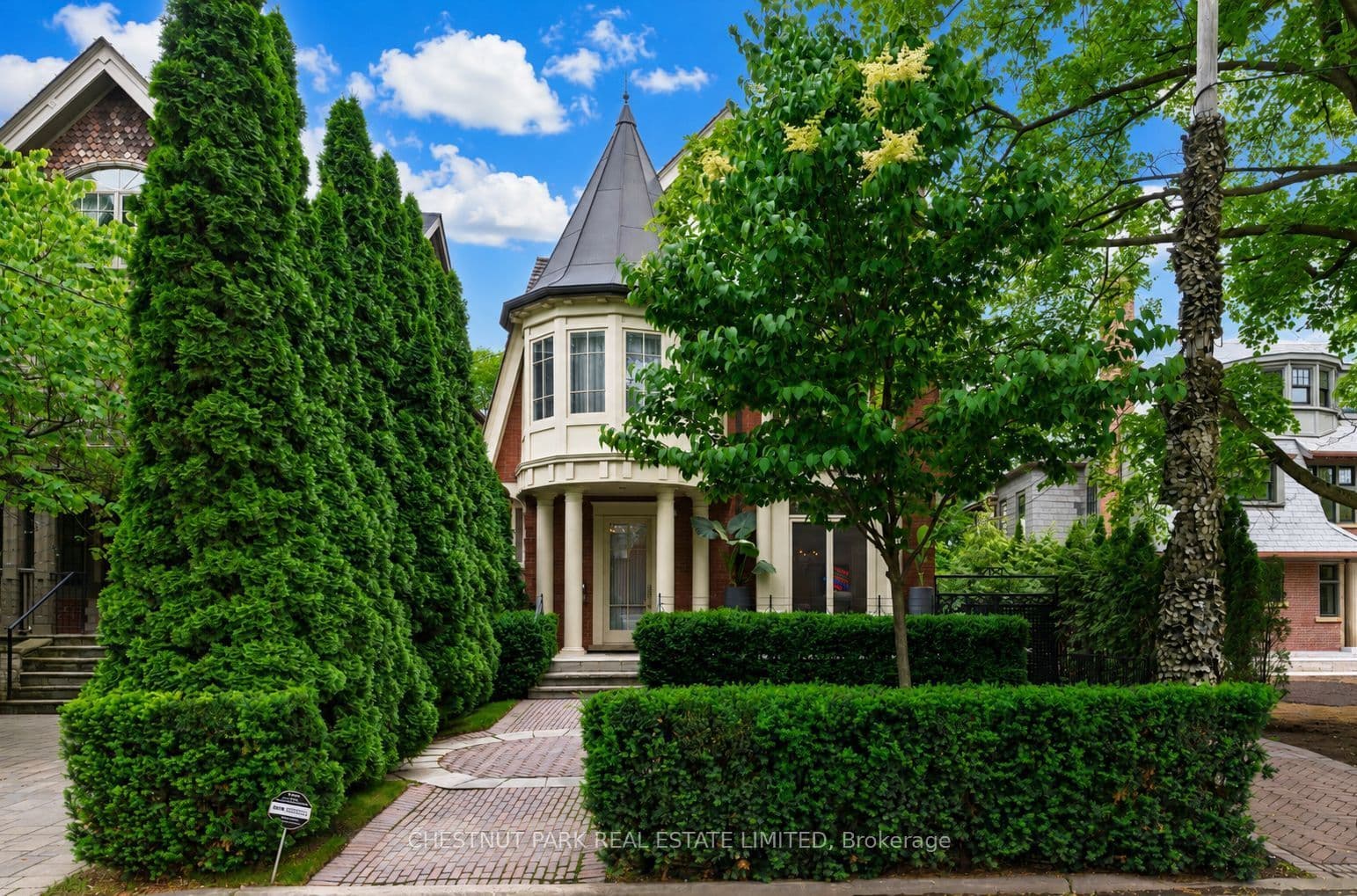 83 Binscarth Road, Toronto, ON M4W 1Y3