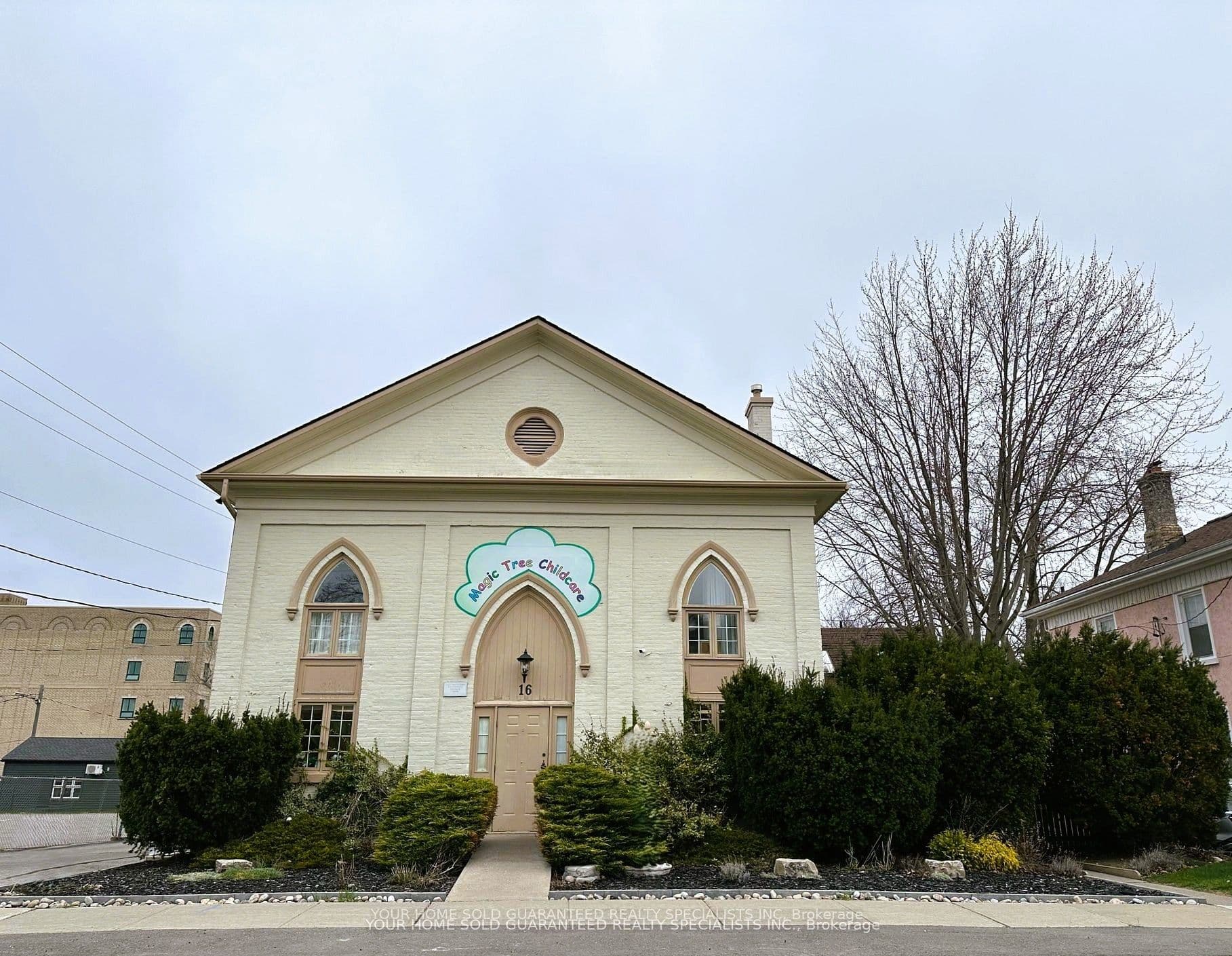 16-18 Mosley Street, Aurora, ON L4G 1G6