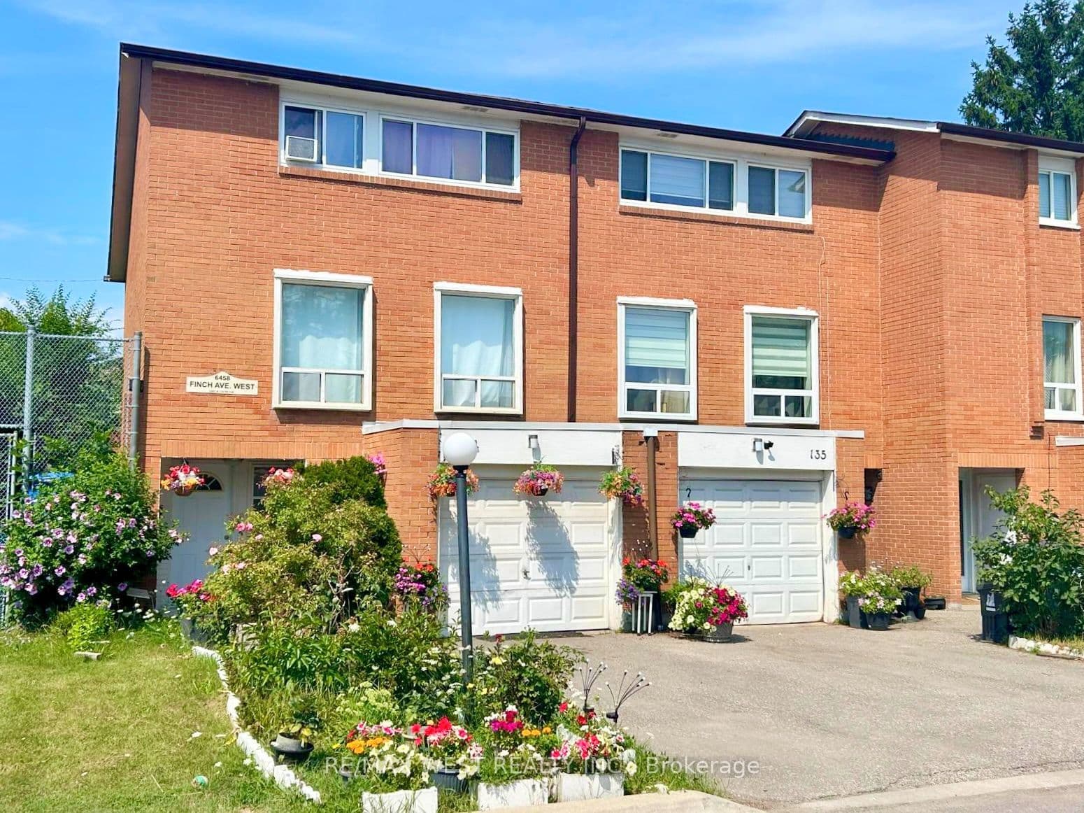 6458 Finch Avenue W 134, Toronto, ON M9V 1T4