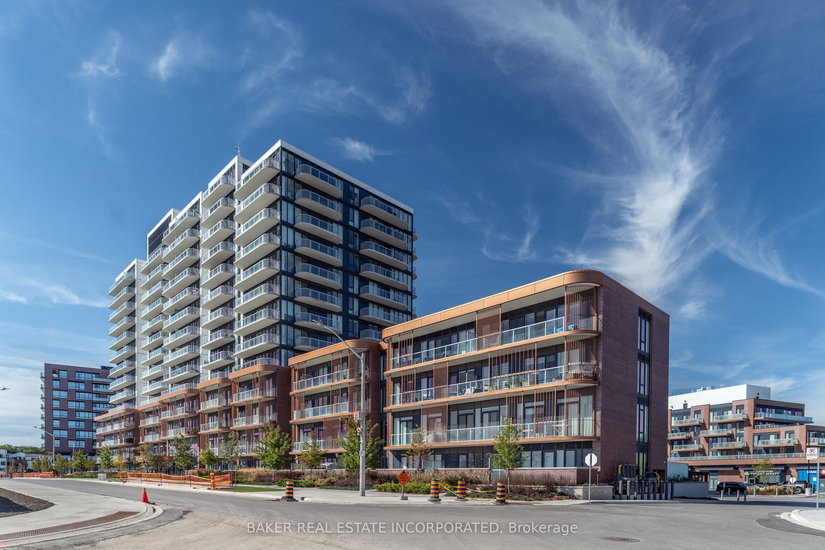 220 Missinnihe Way 102, Mississauga, ON L5H 0A9