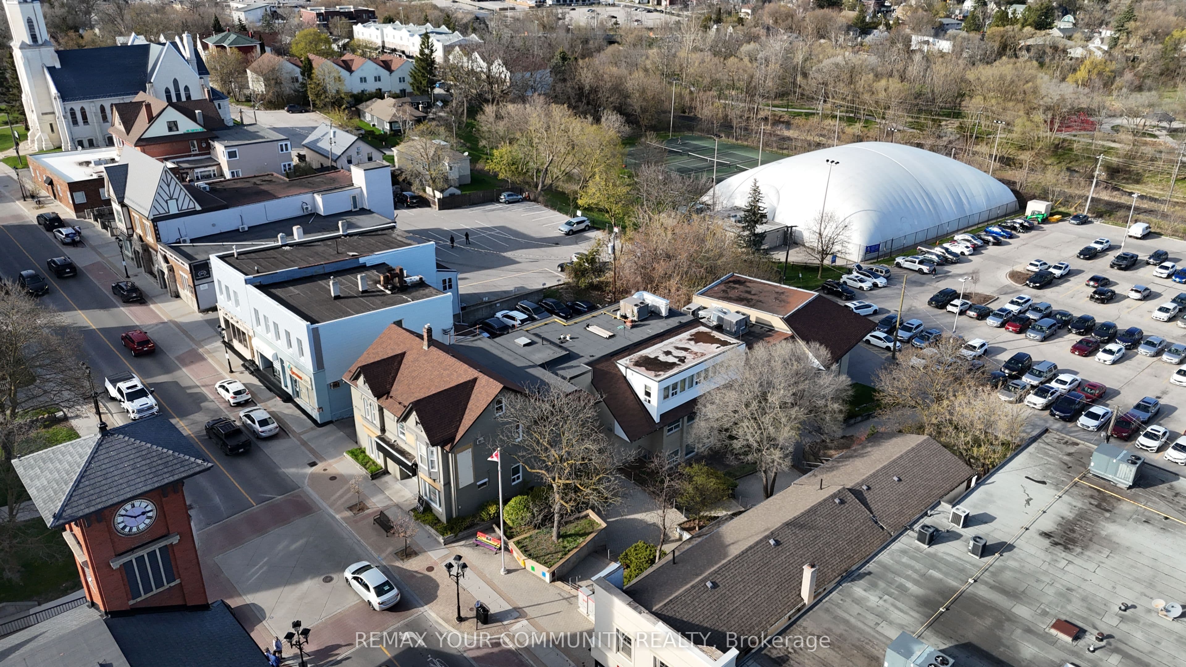 171 Main Street S, Newmarket, ON L3Y 3Y9