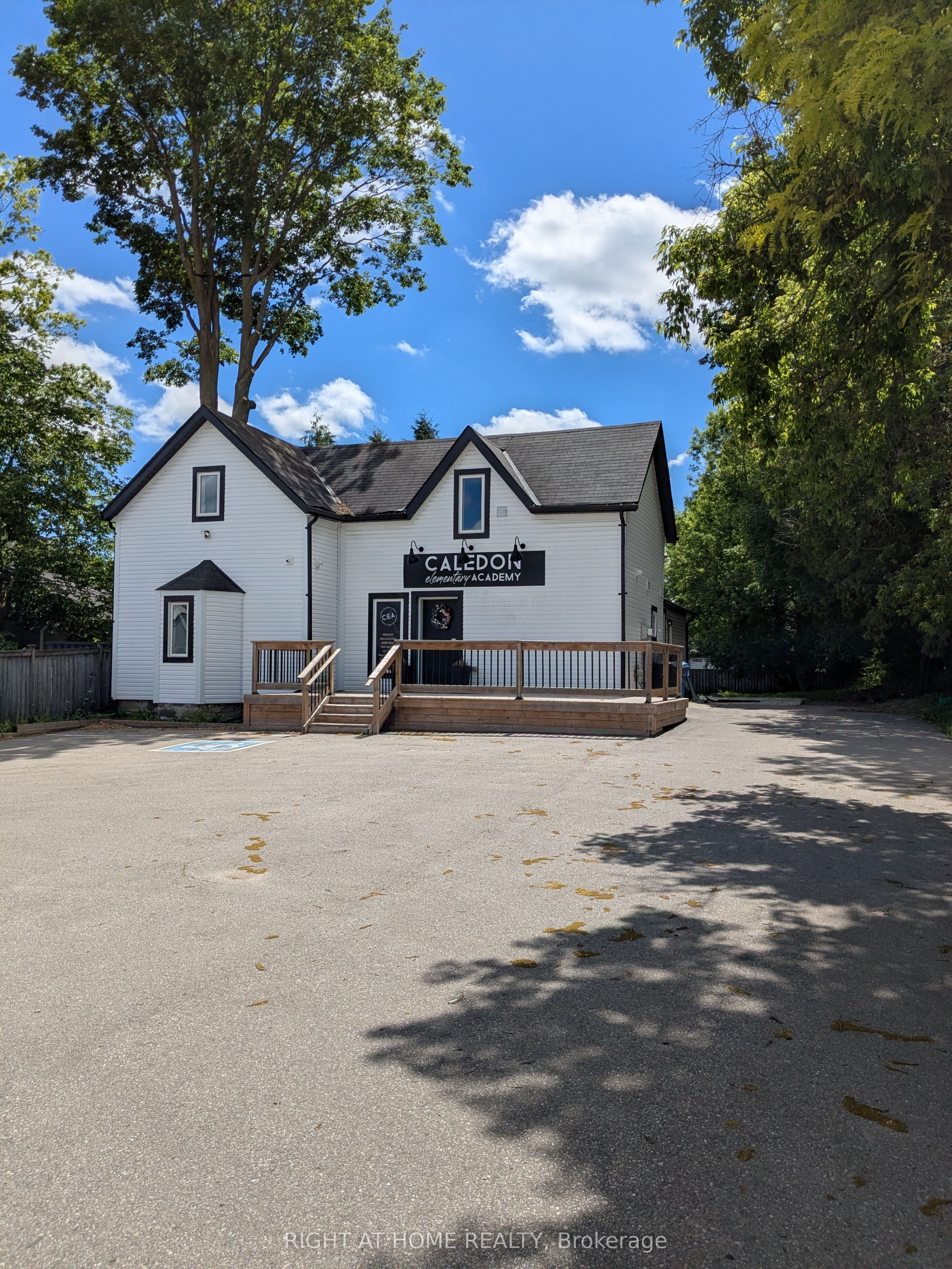 15964 Airport Road N, Caledon, ON L7C 1K5