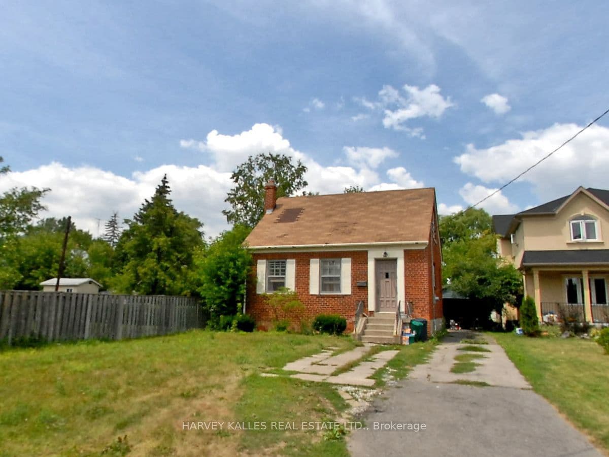 112 Allingham Gardens, Toronto, ON M3H 1Y2