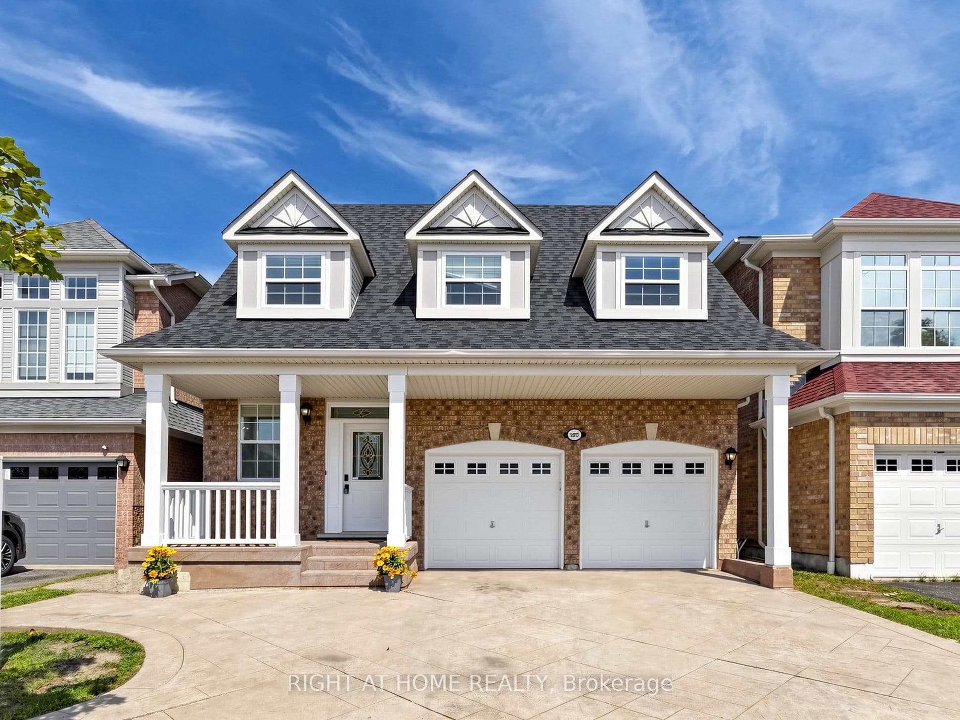 5817 Whitehorn Avenue, Mississauga, ON L5V 2W6