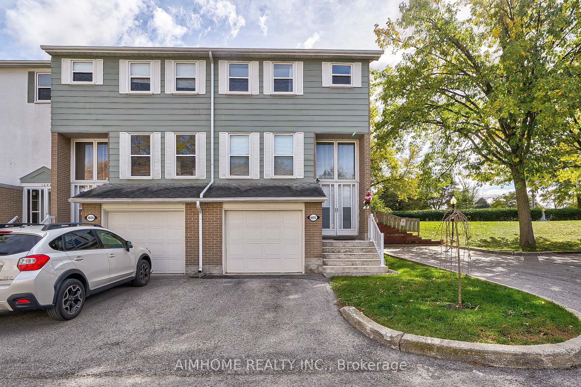 1692 John Street, Markham, ON L3T 1Y9
