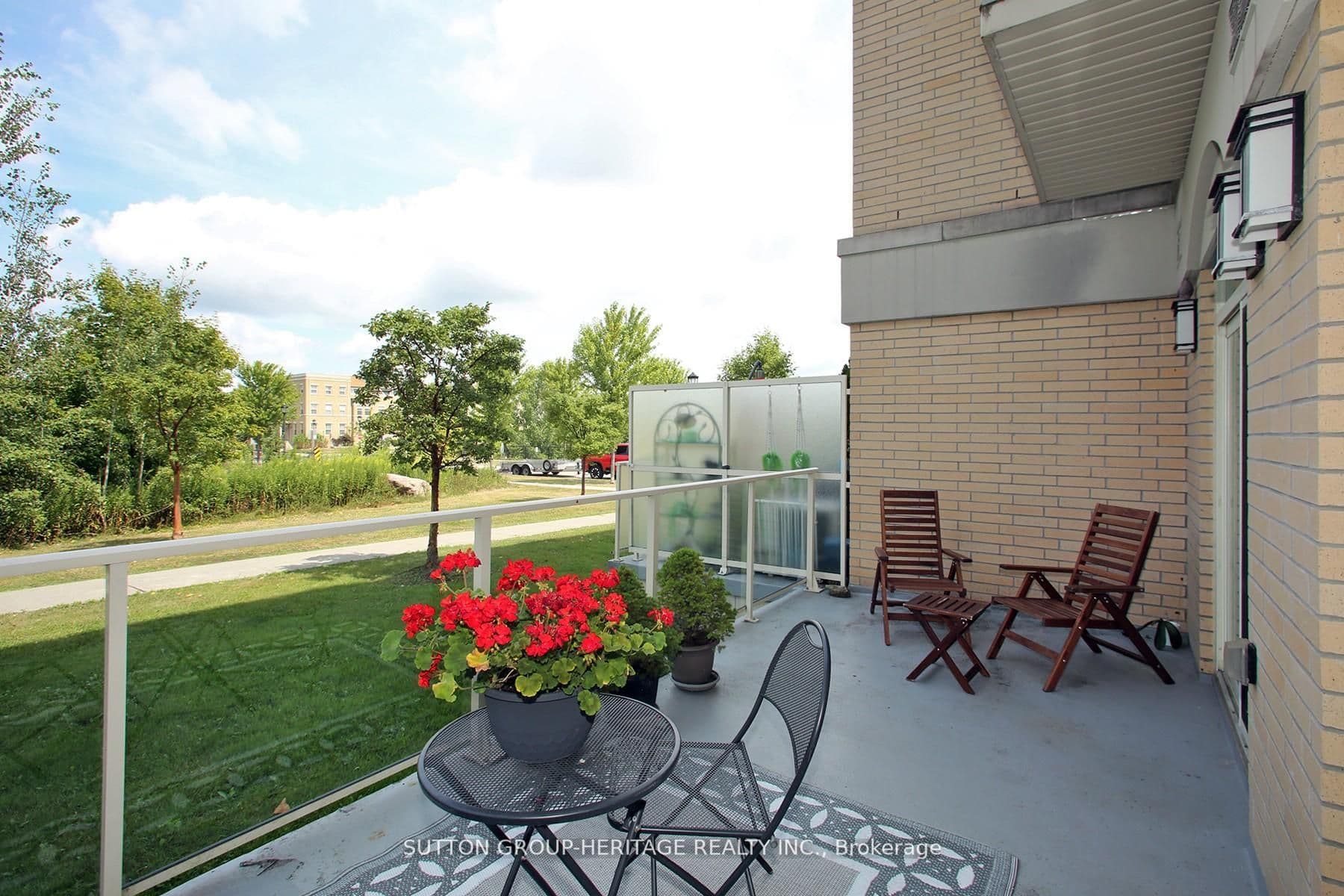 28 Prince Regent Street 123, Markham, ON L6C 0V5