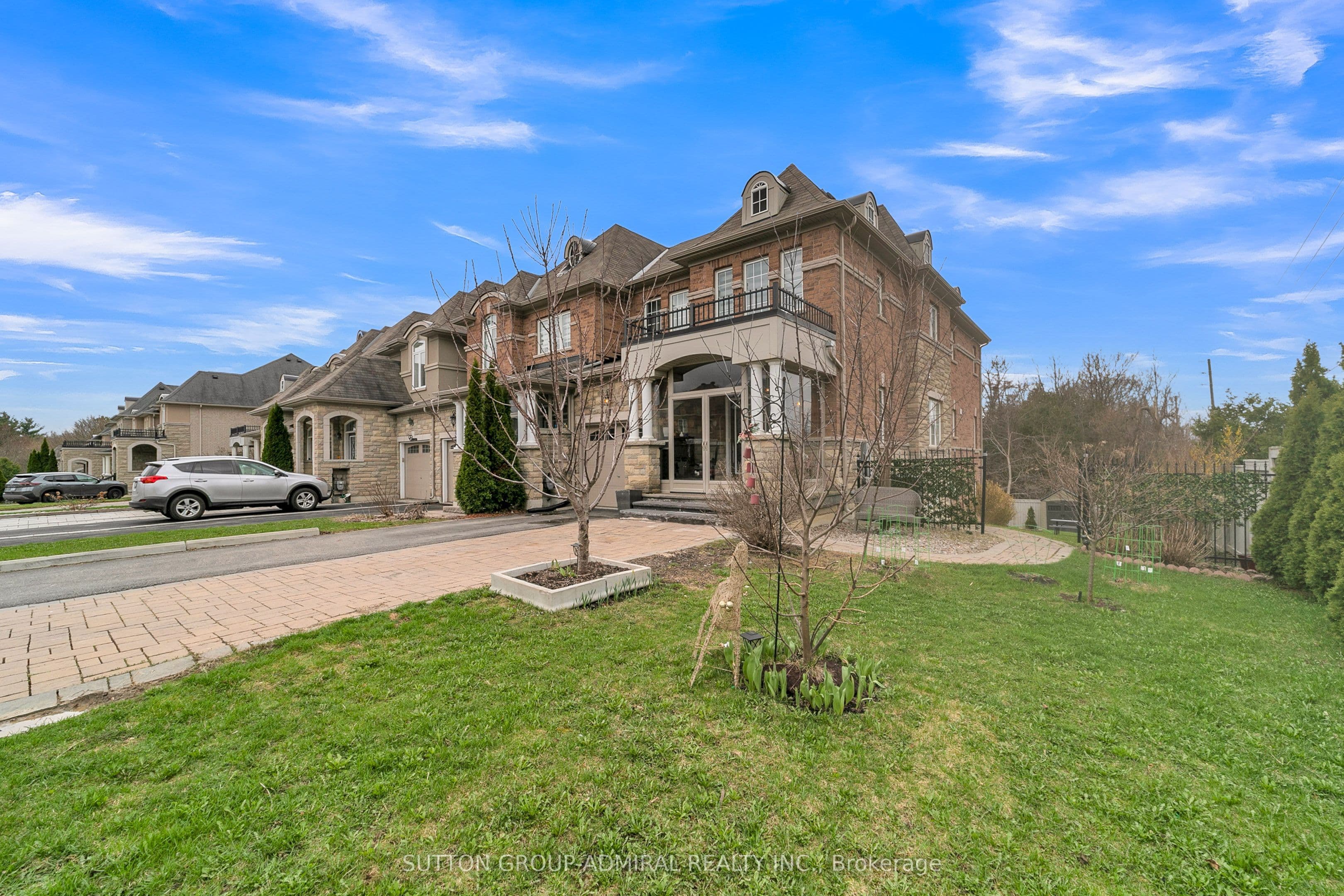 7 Gamble Glen Crescent, Richmond Hill, ON L4S 2T3