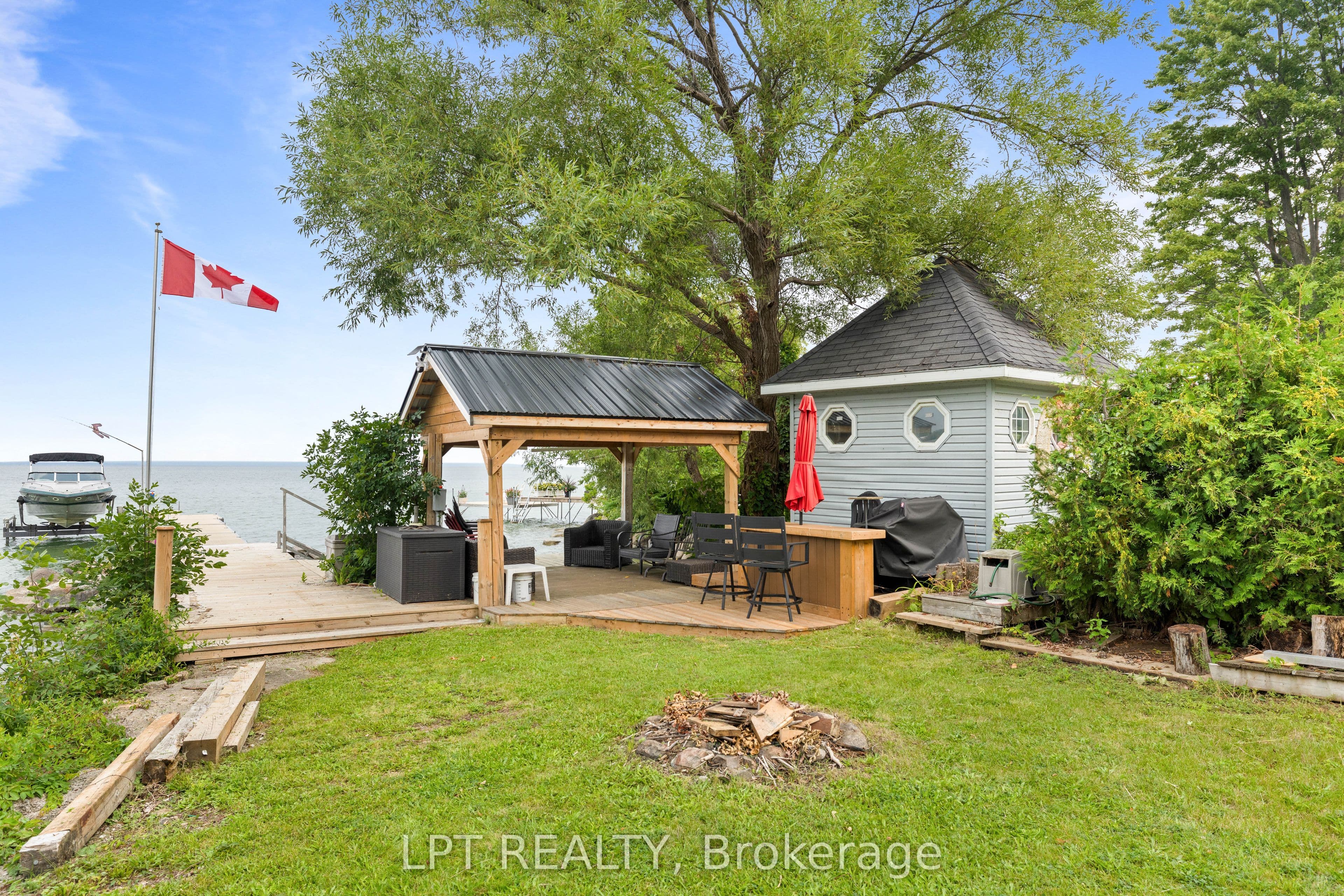 427 Lake Drive E, Georgina, ON L0E 1S0