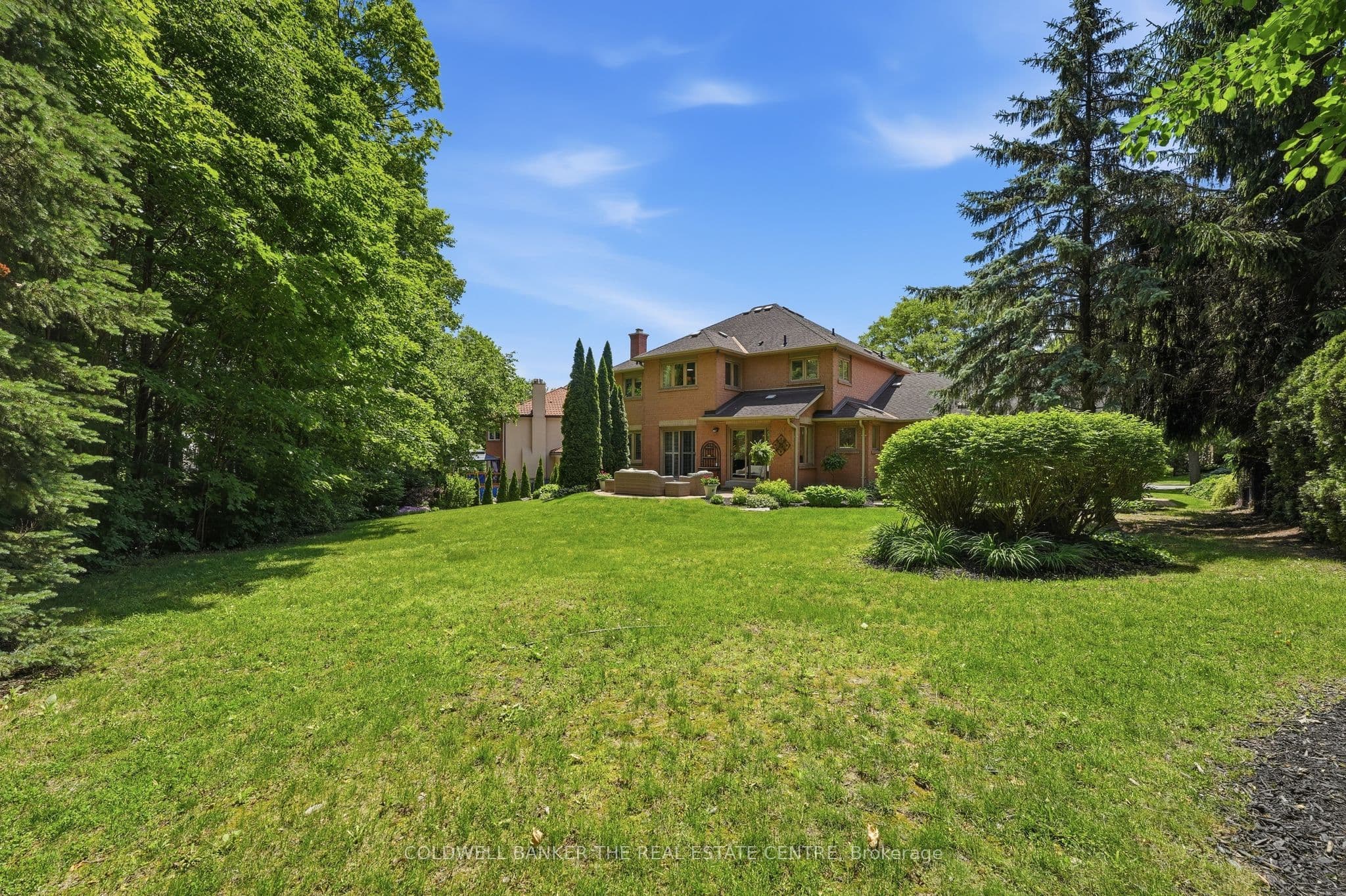 49 Falling Leaf Court, Aurora, ON L4G 6K6