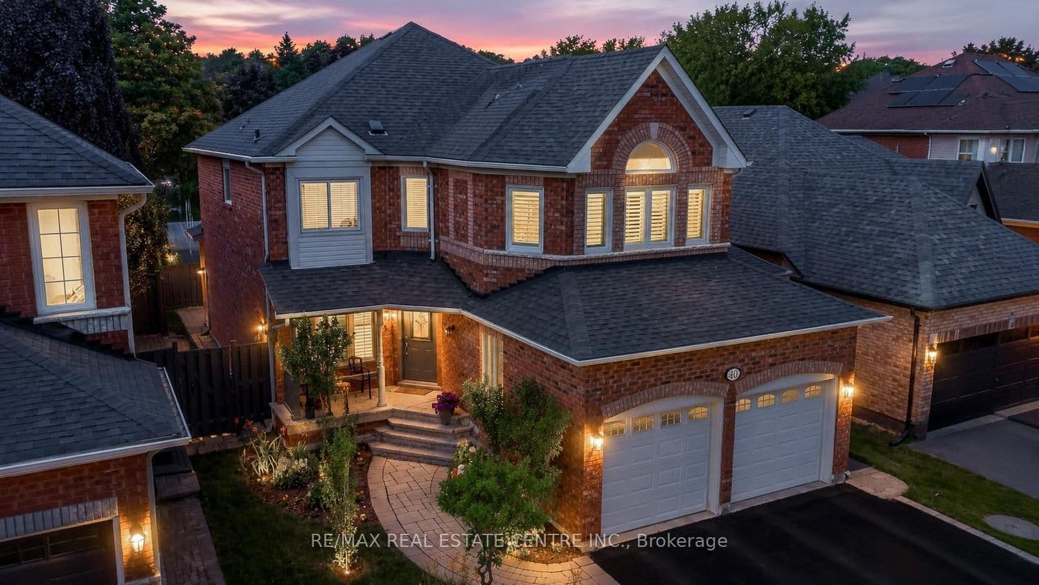 40 Hepburn Crescent N, Halton Hills, ON L7G 5P8