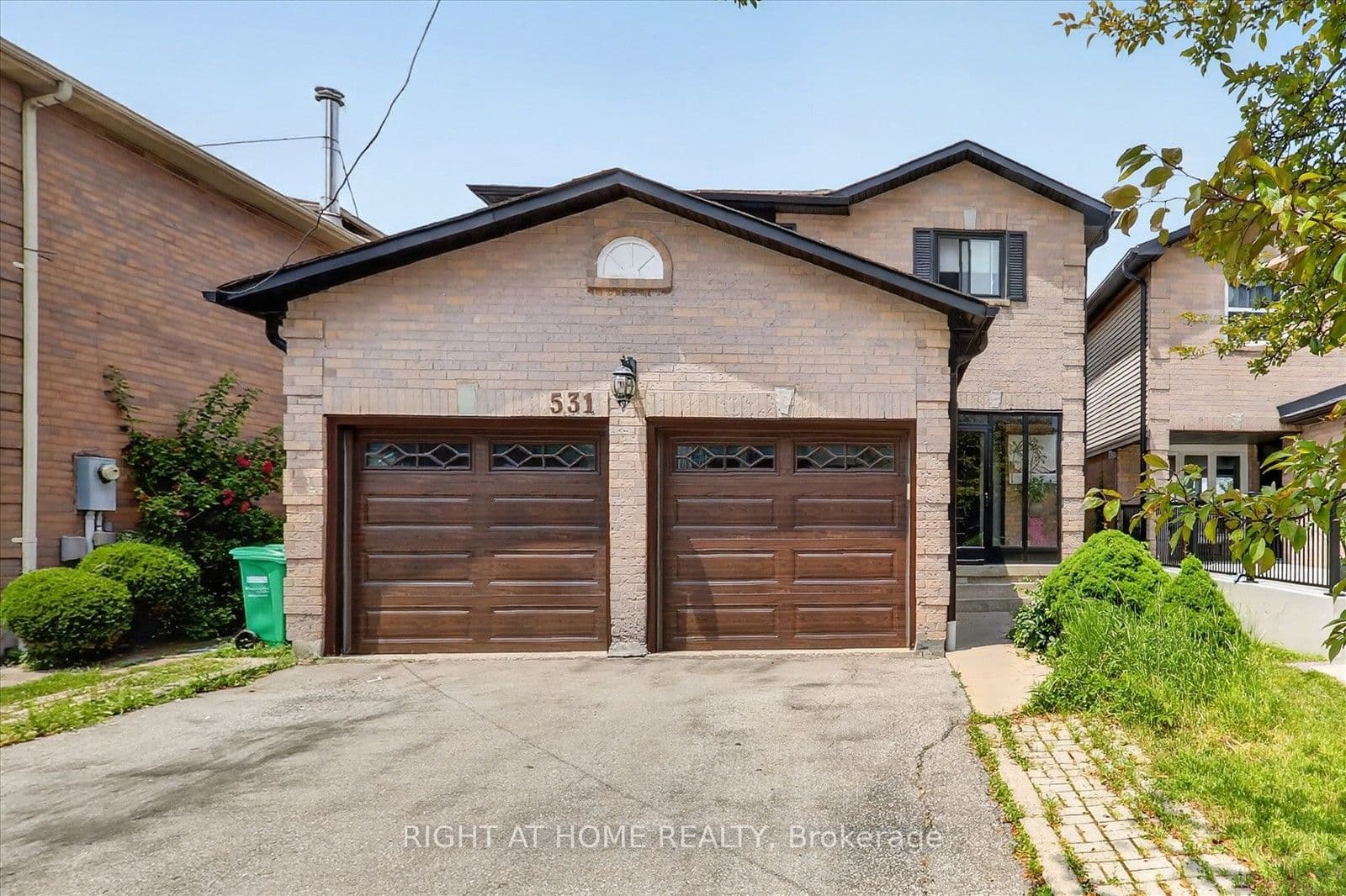 531 Wallenberg Crescent, Mississauga, ON L5B 3L8
