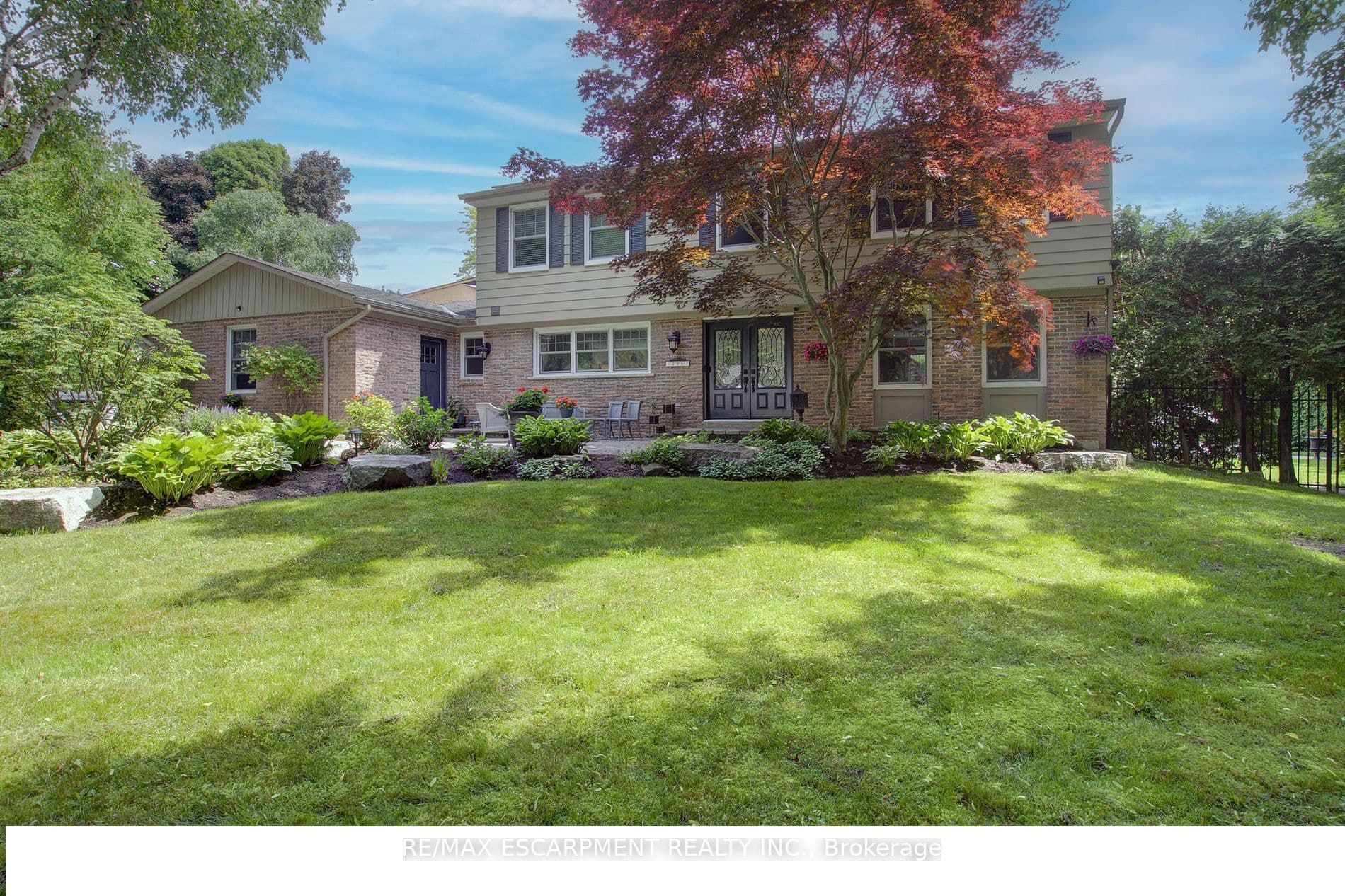 996 Cresthampton Lane, Mississauga, ON L5H 2X1