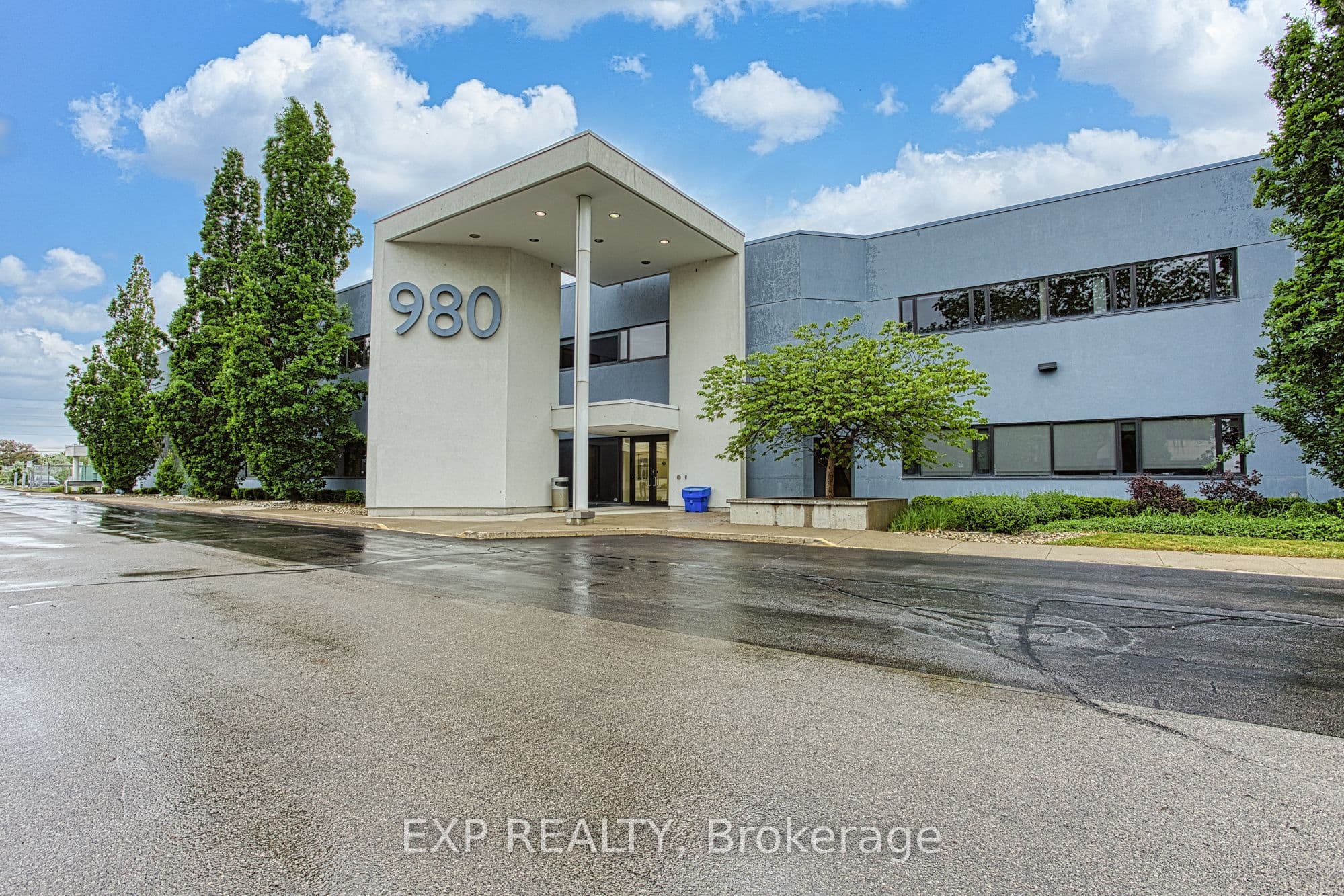 980 Fraser Drive 105, Burlington, ON L7L 5P5