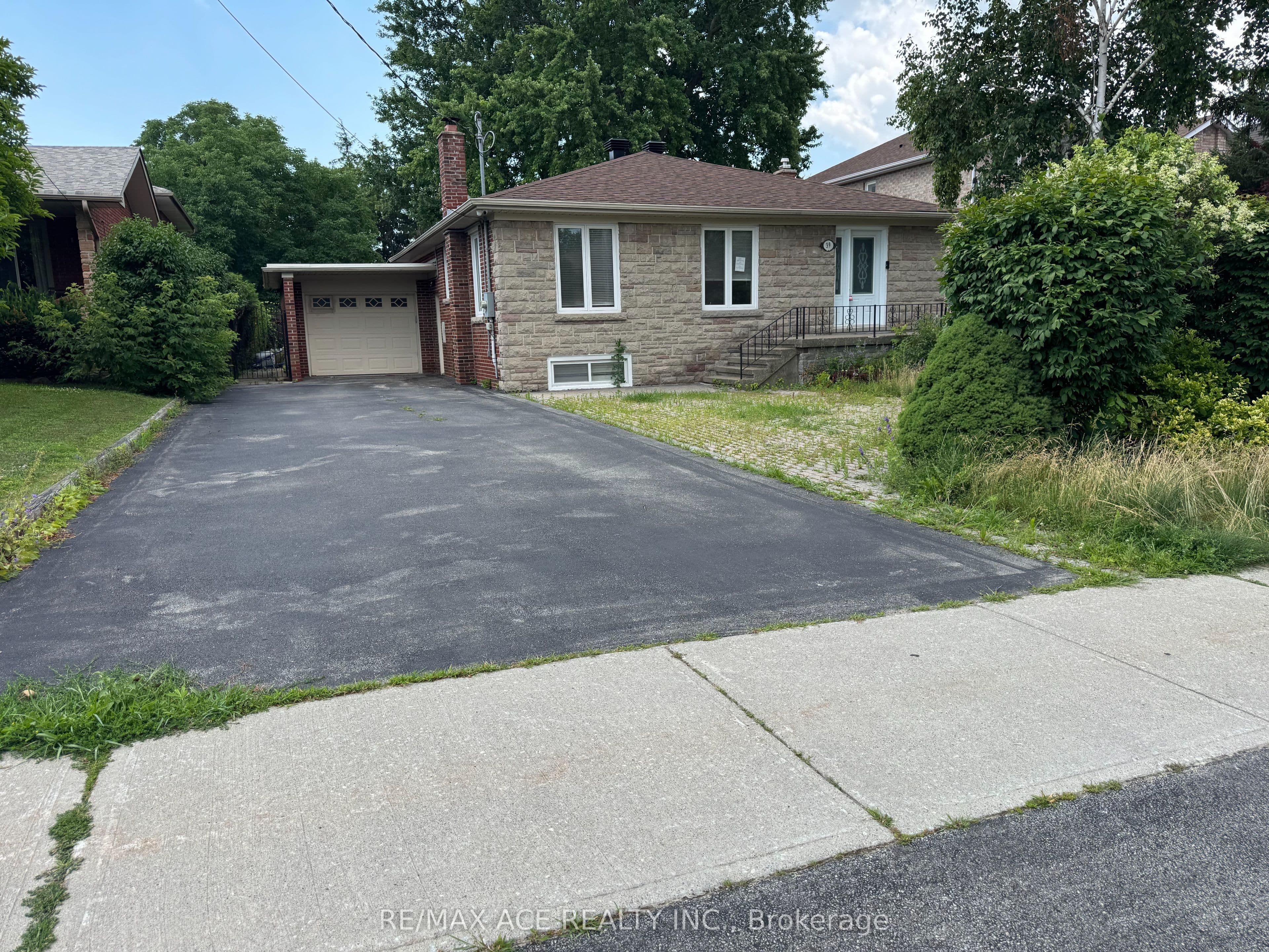 39 Oak Avenue, Richmond Hill, ON L4C 6R5