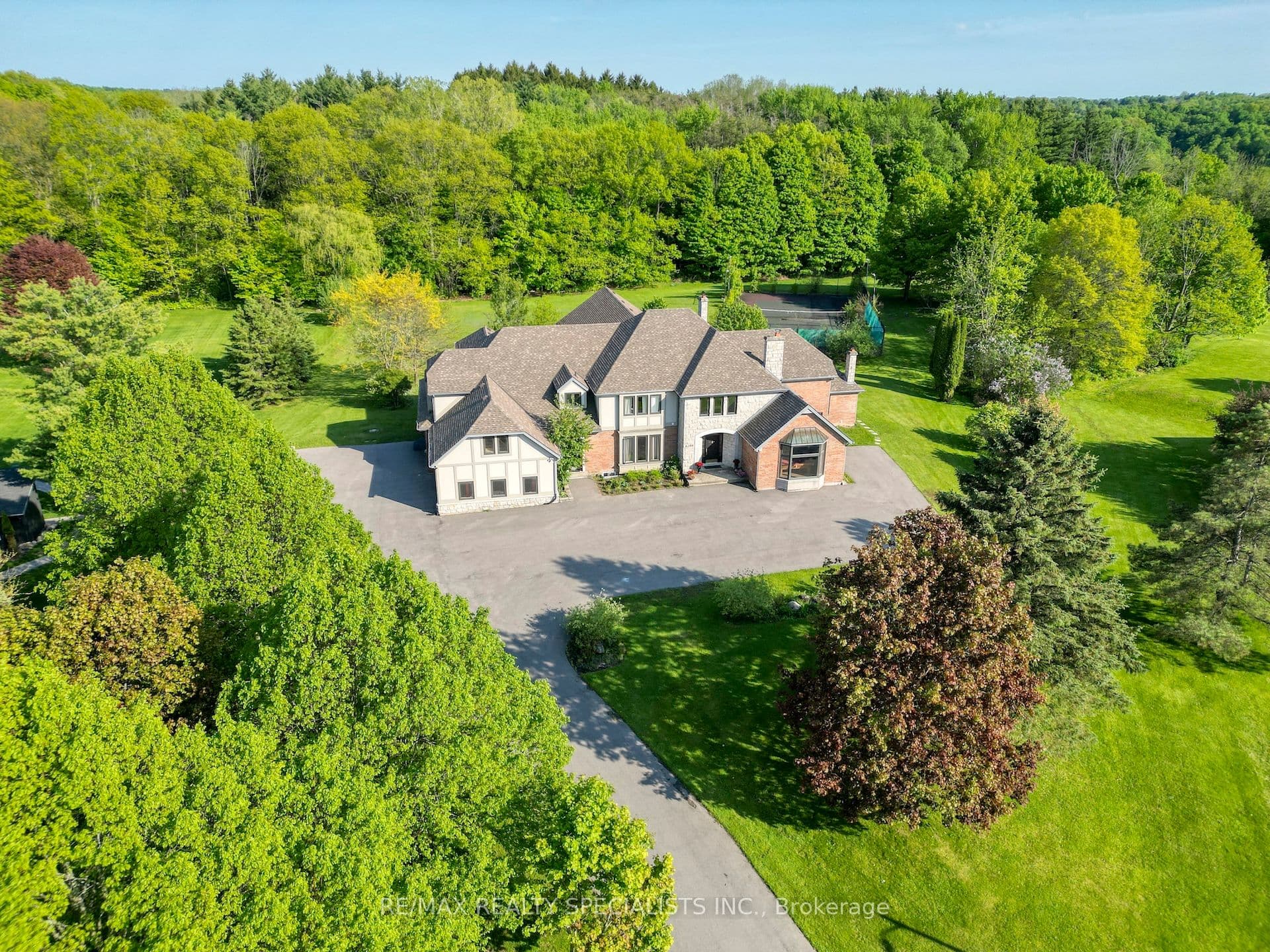 6399 Chelsea Road, Burlington, ON L7P 0M8