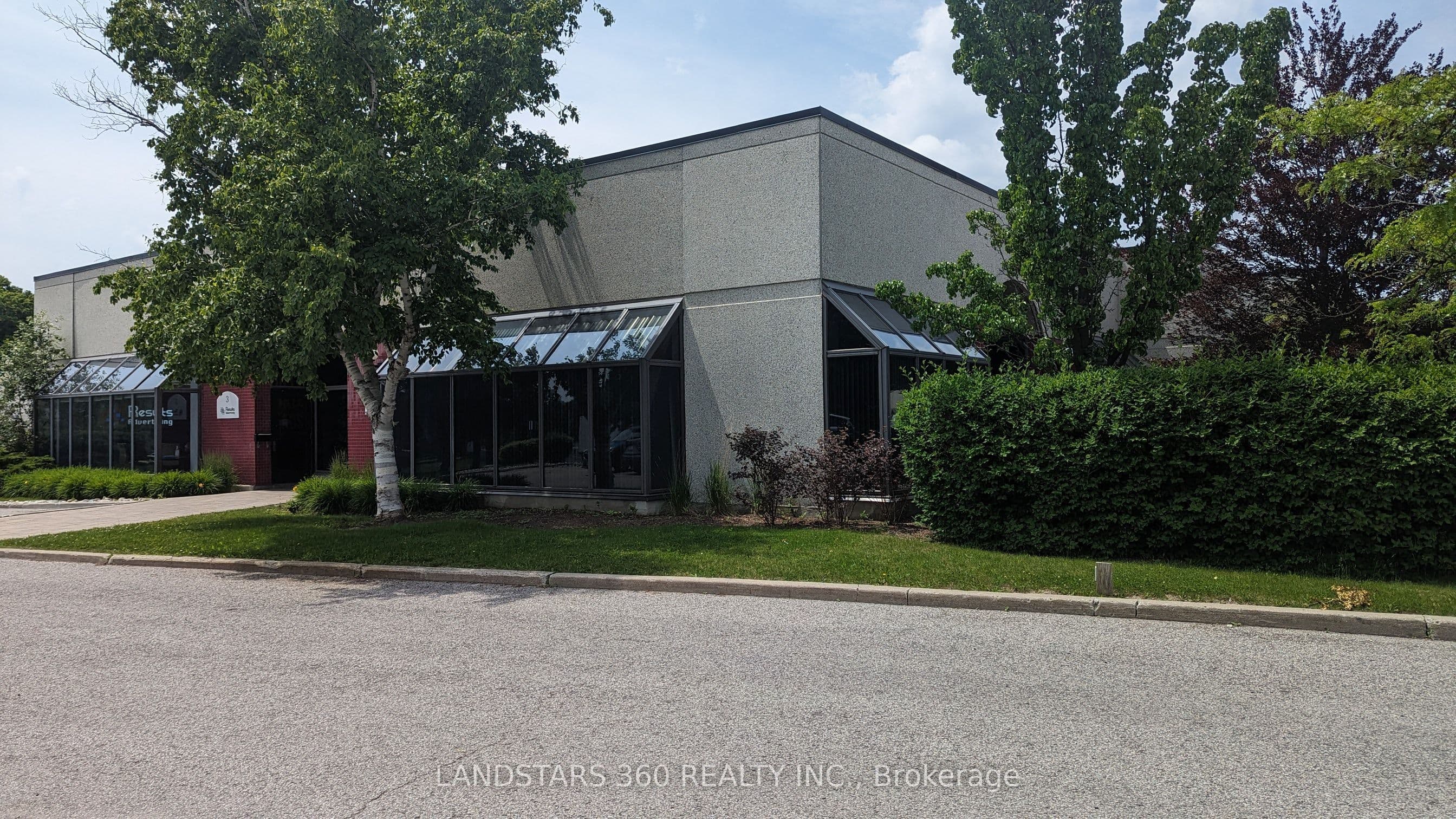 110 West Beaver Creek Road 4, Richmond Hill, ON L4B 1J9