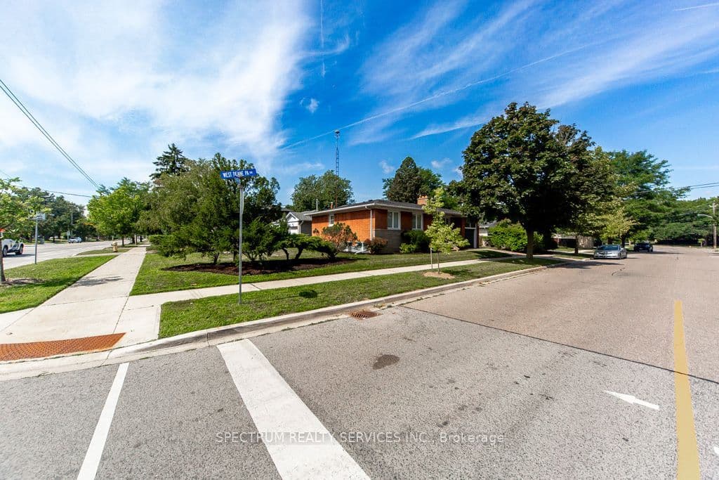 131 West Deane Park Drive, Toronto, ON M9B 2S6