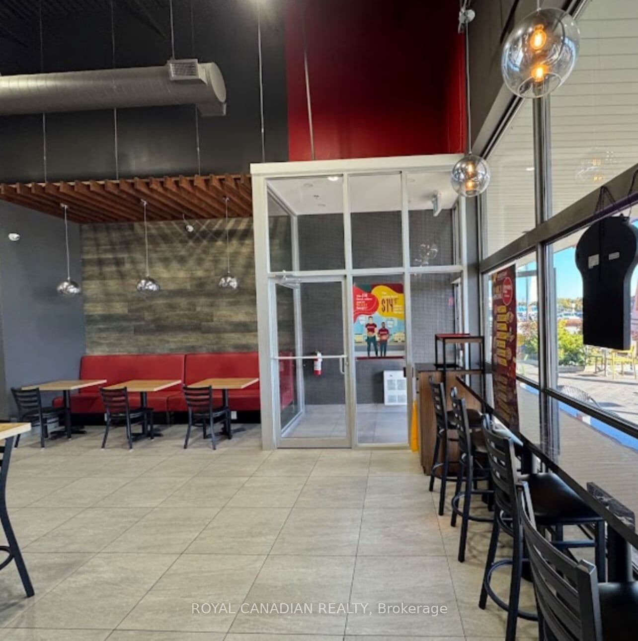1011 Upper Middle Road E5, Oakville, ON L6H 4L2