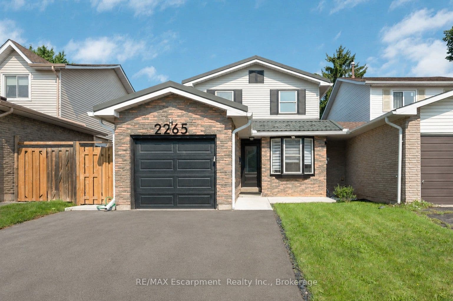 2265 Middlesmoor Crescent, Burlington, ON L7P 3X2