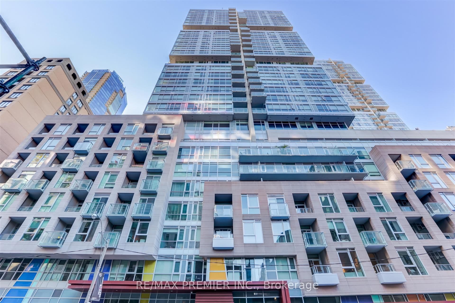 199 Richmond Street W 403, Toronto, ON M5V 0H4