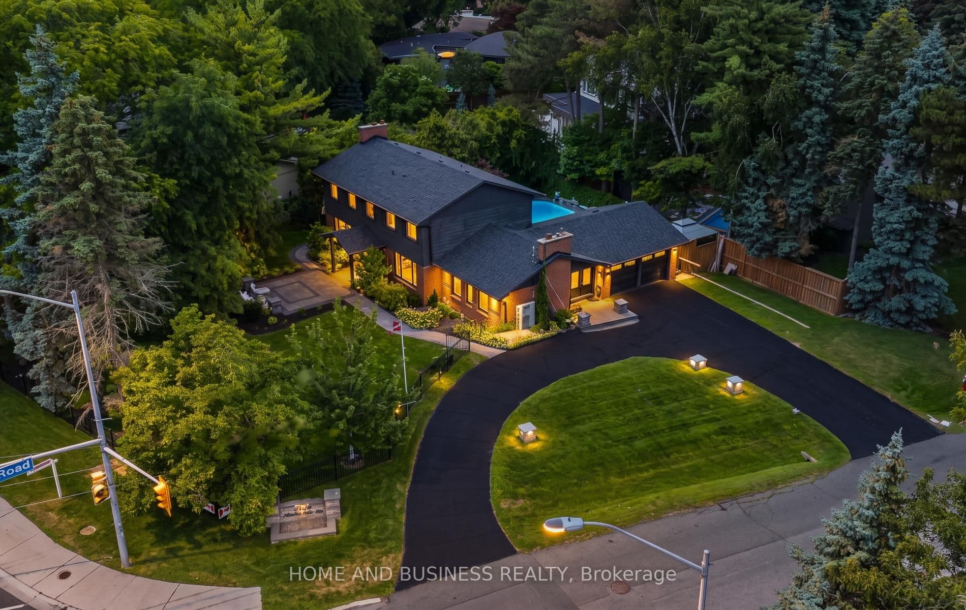 1335 Mississauga Road, Mississauga, ON L5H 2J3