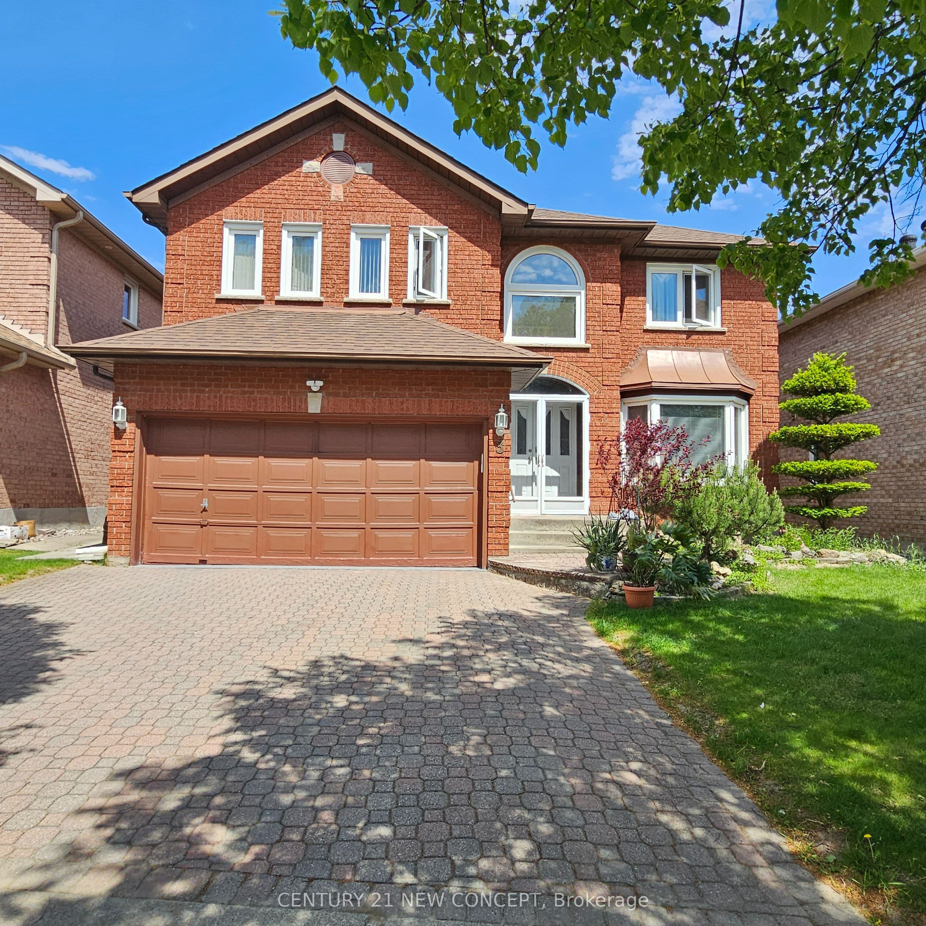 3 Hearthstone Crescent, Richmond Hill, ON L4B 3E2
