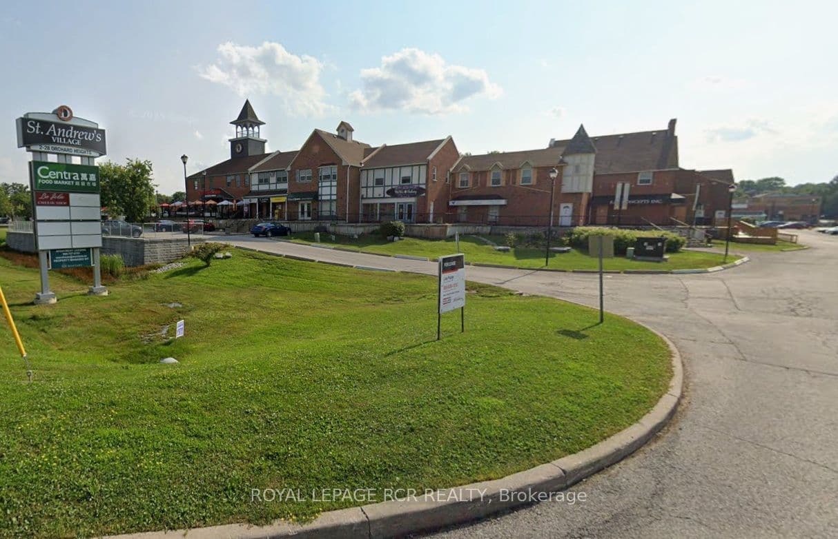 2 Orchard Heights Boulevard 44, Aurora, ON L4G 6T5