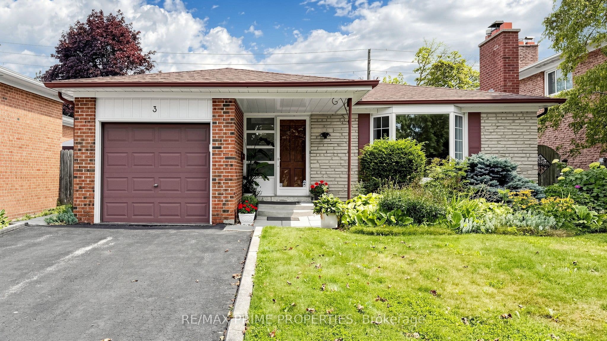 3 Leeswood Crescent E, Toronto, ON M1S 2P4